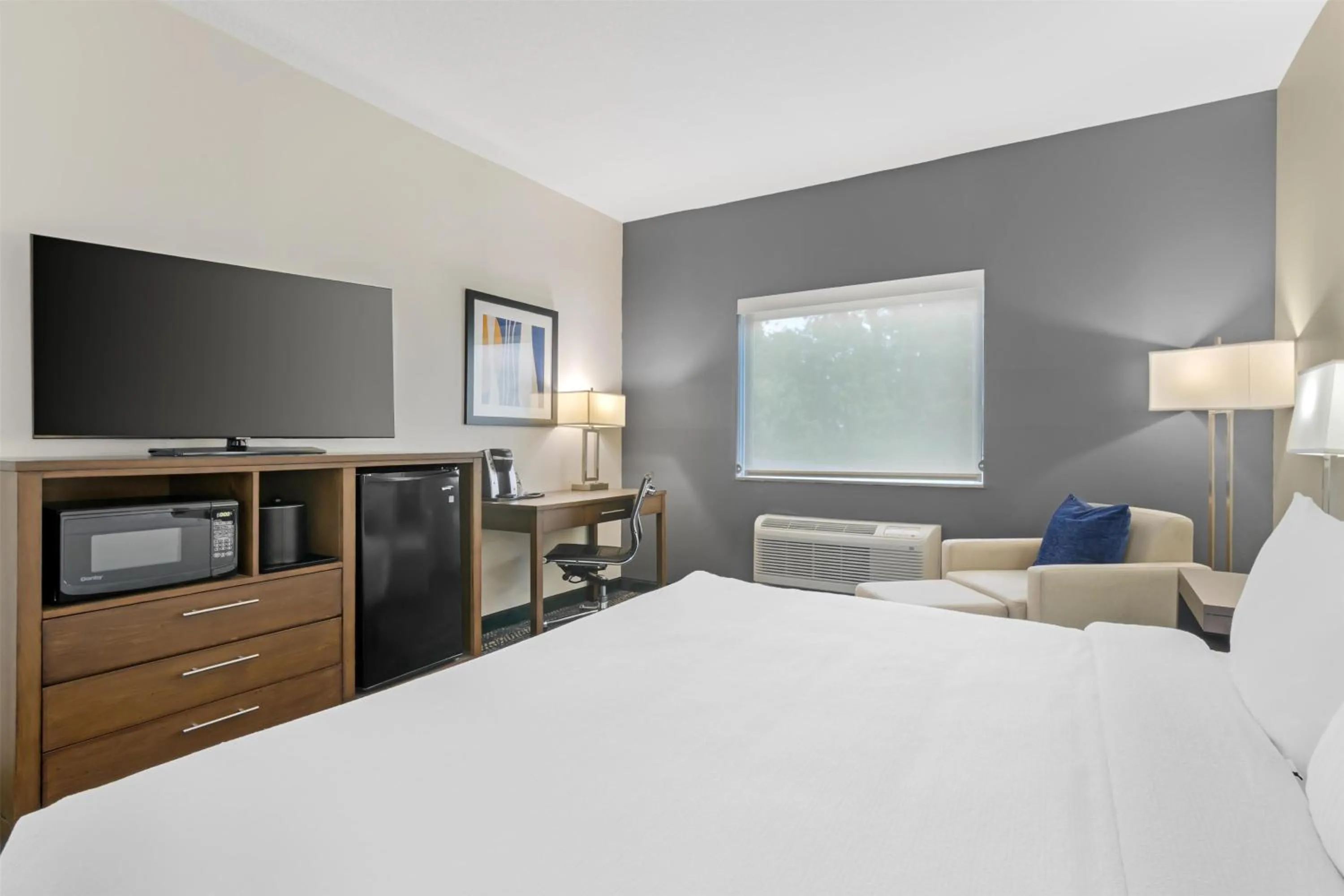 Bedroom, Bed in Best Western Plus Washington Hotel