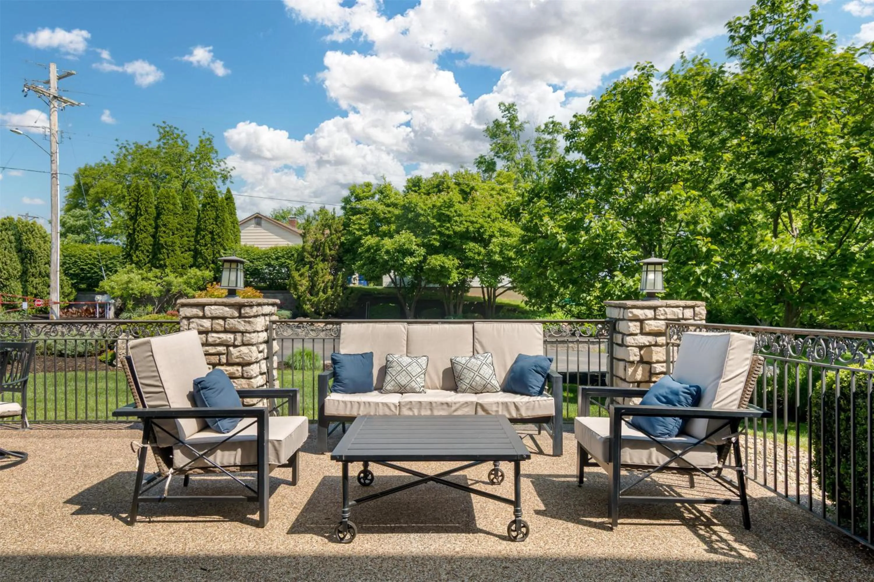 Property building in Best Western Plus Washington Hotel