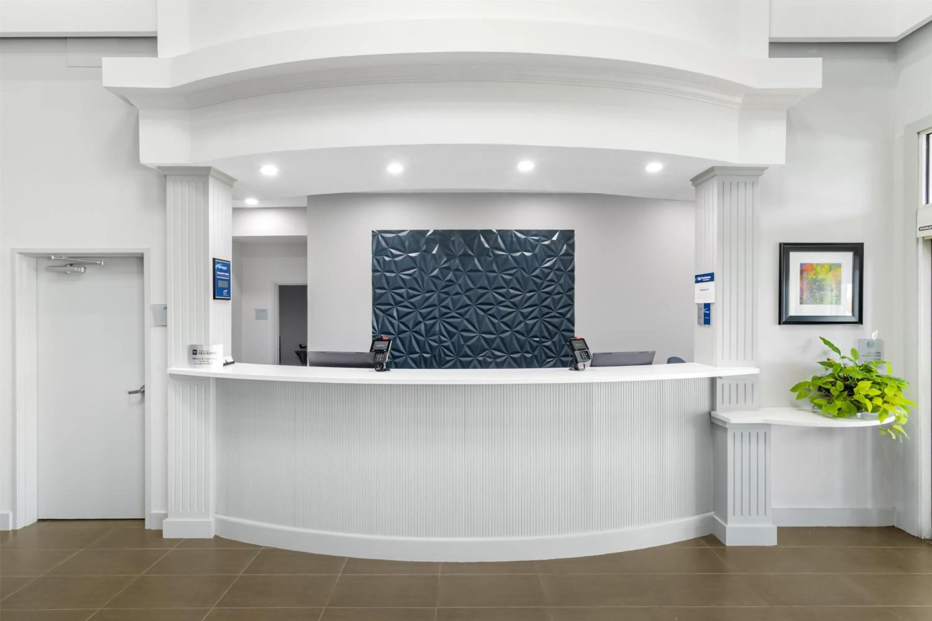Lobby or reception in Best Western Plus Washington Hotel