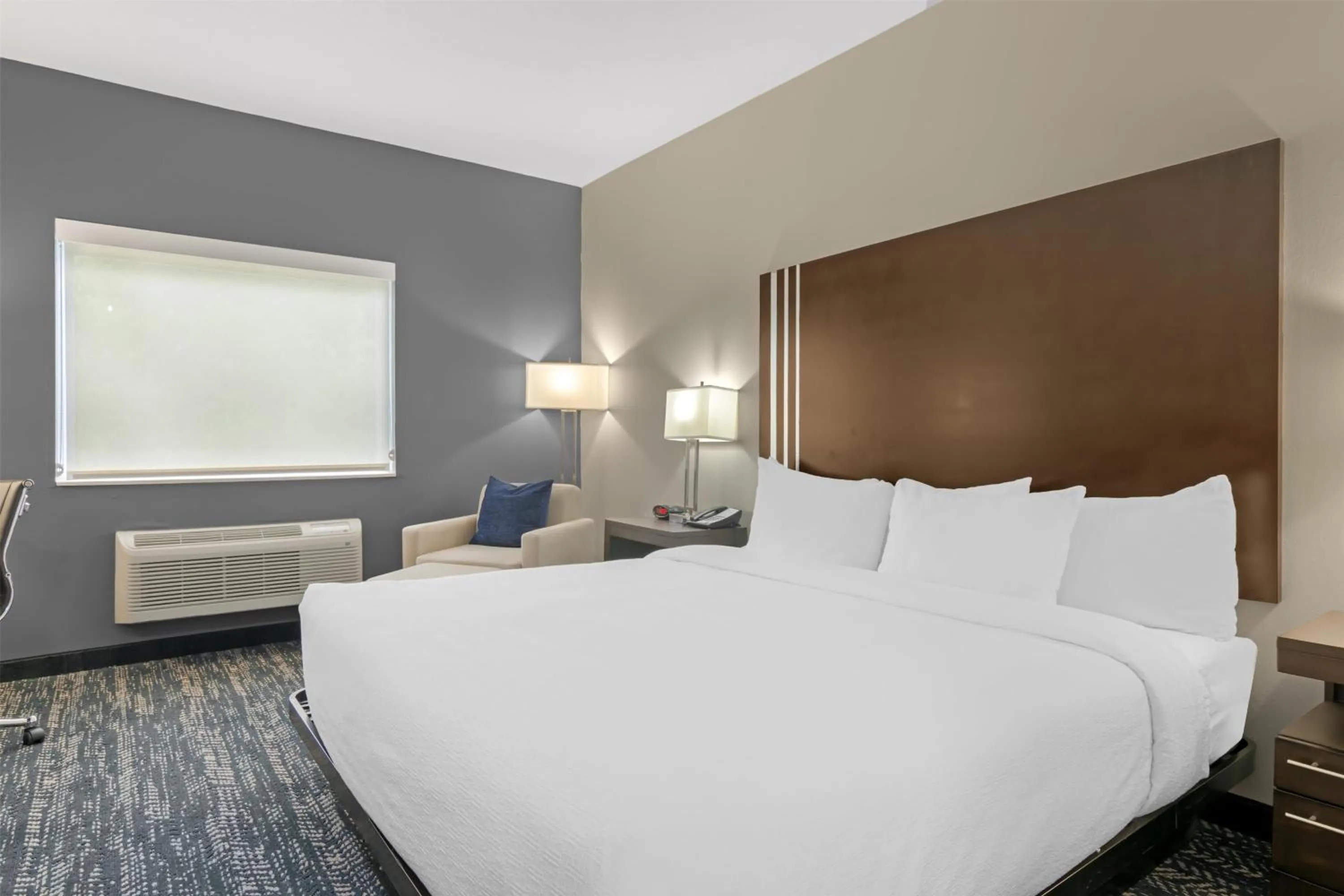 Bedroom, Bed in Best Western Plus Washington Hotel