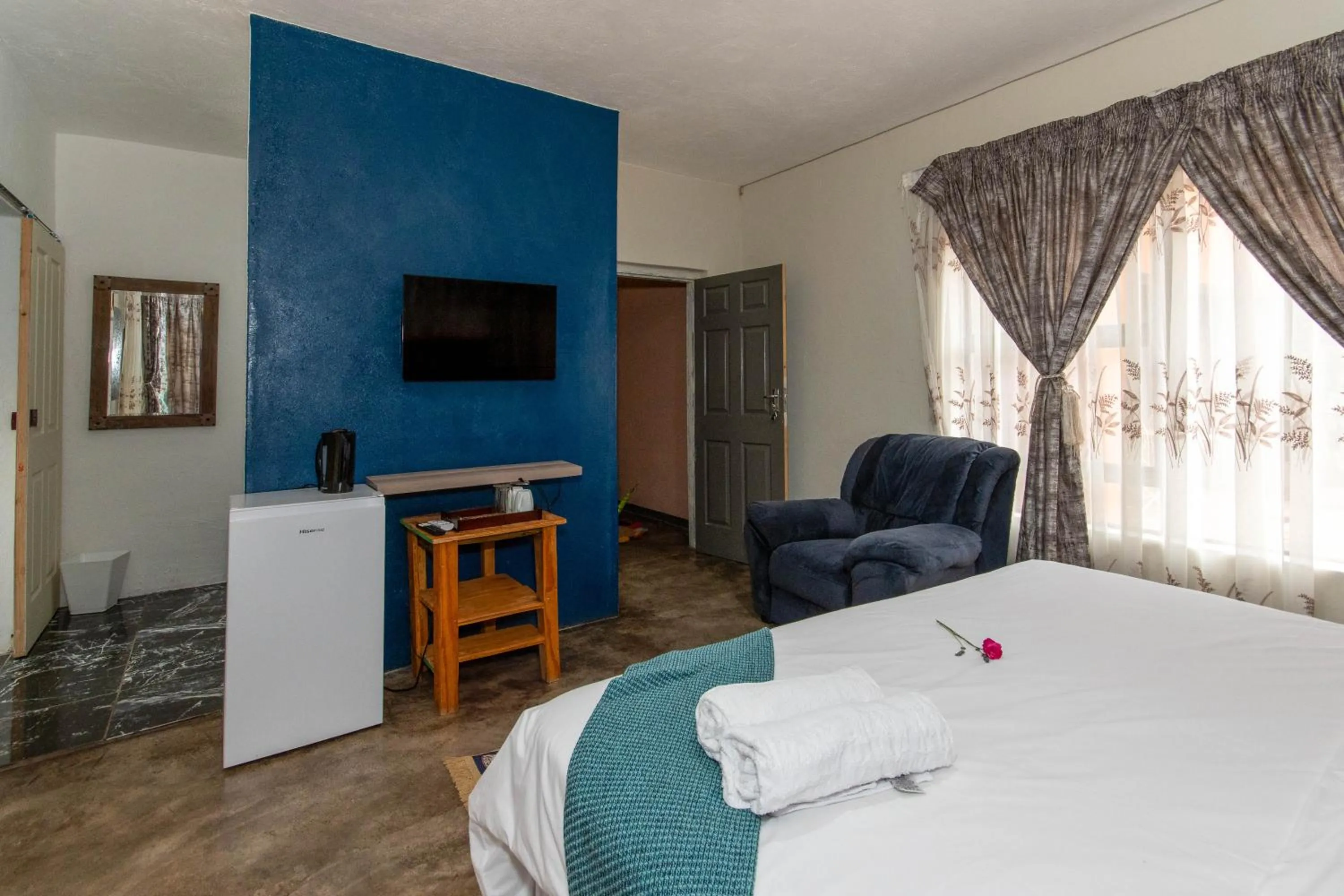 TV and multimedia, Bed in Woodpeckers Guest House