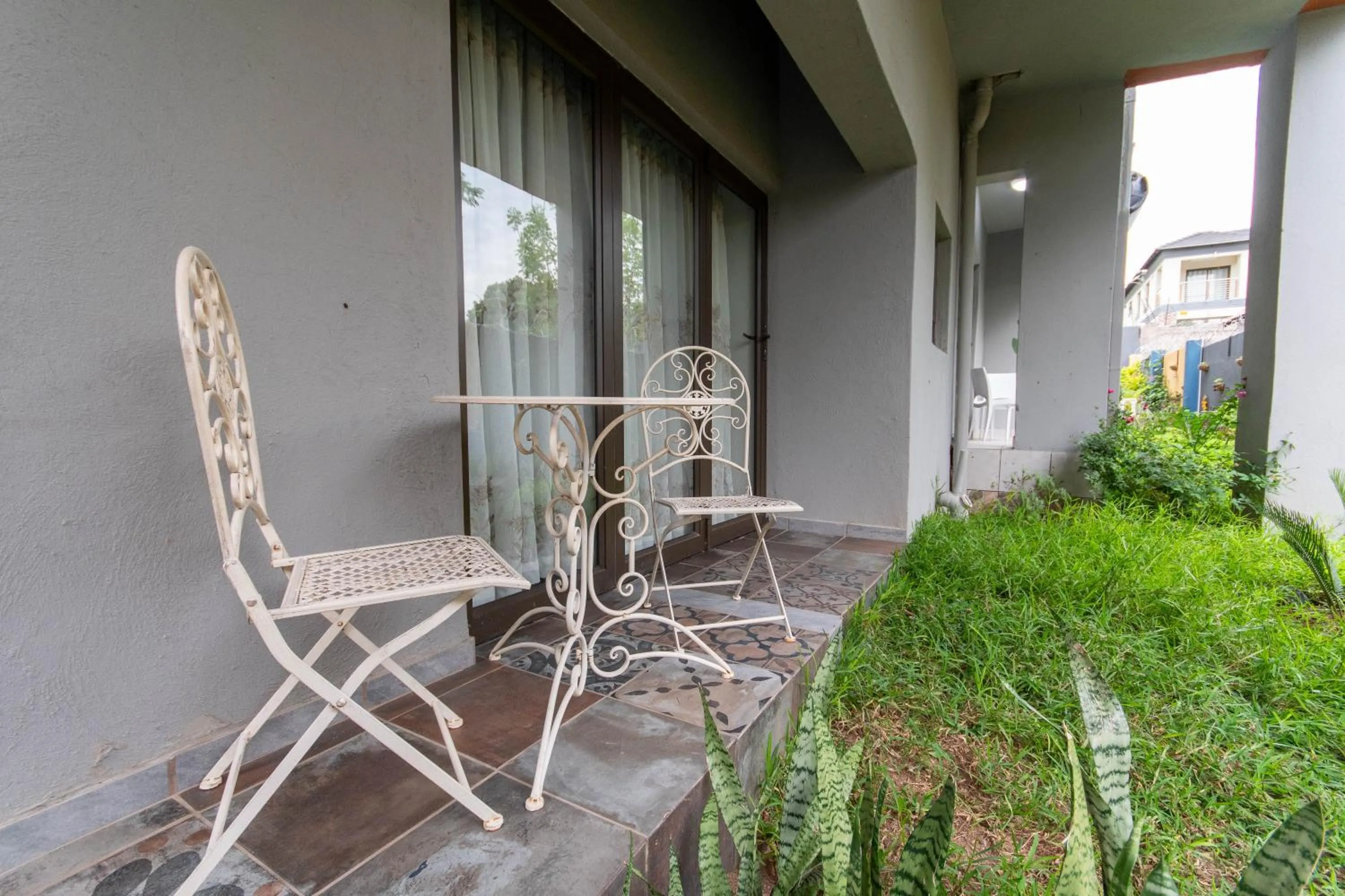 Garden view in Woodpeckers Guest House