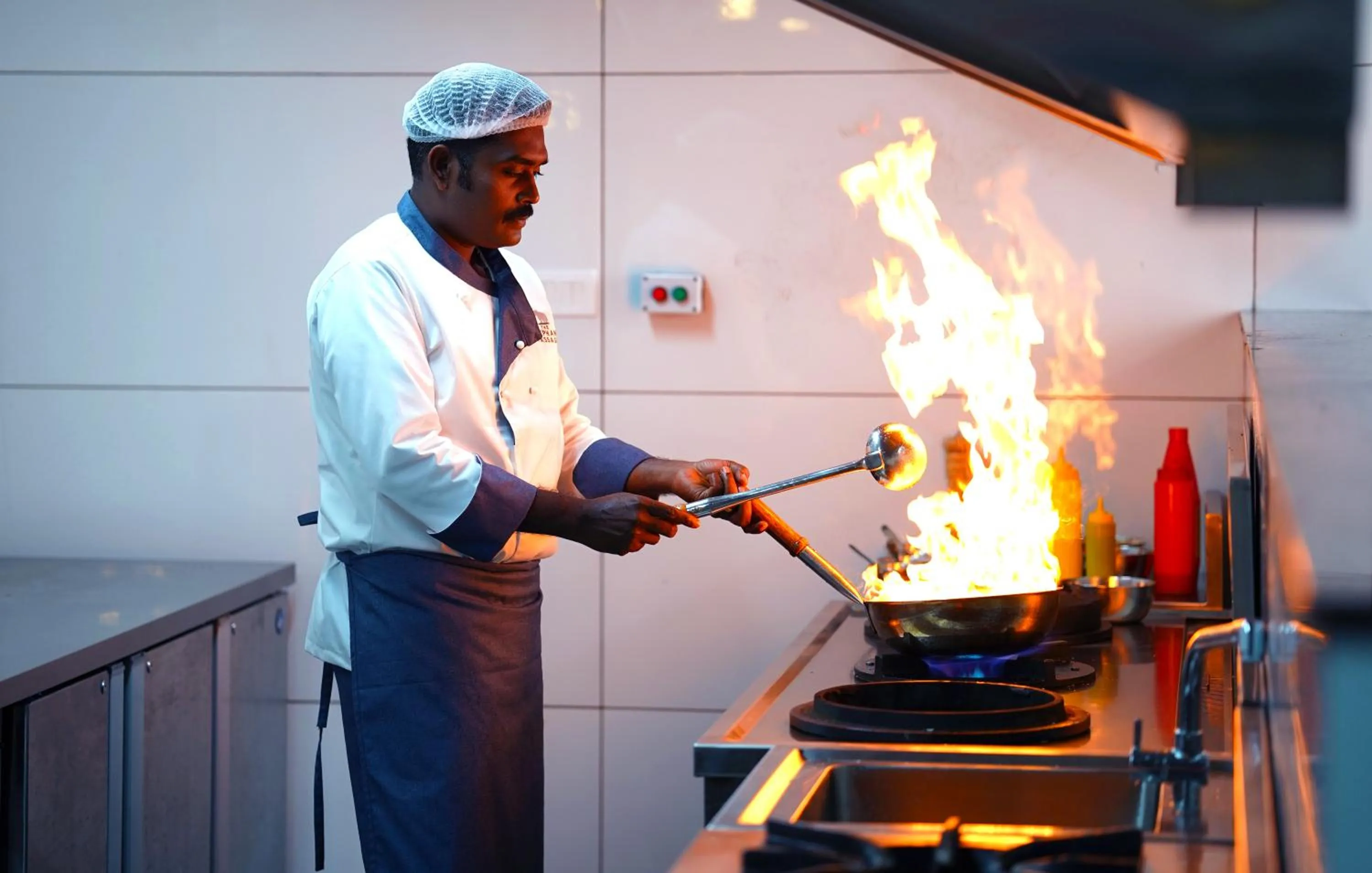 Restaurant/places to eat in Elephant Passage