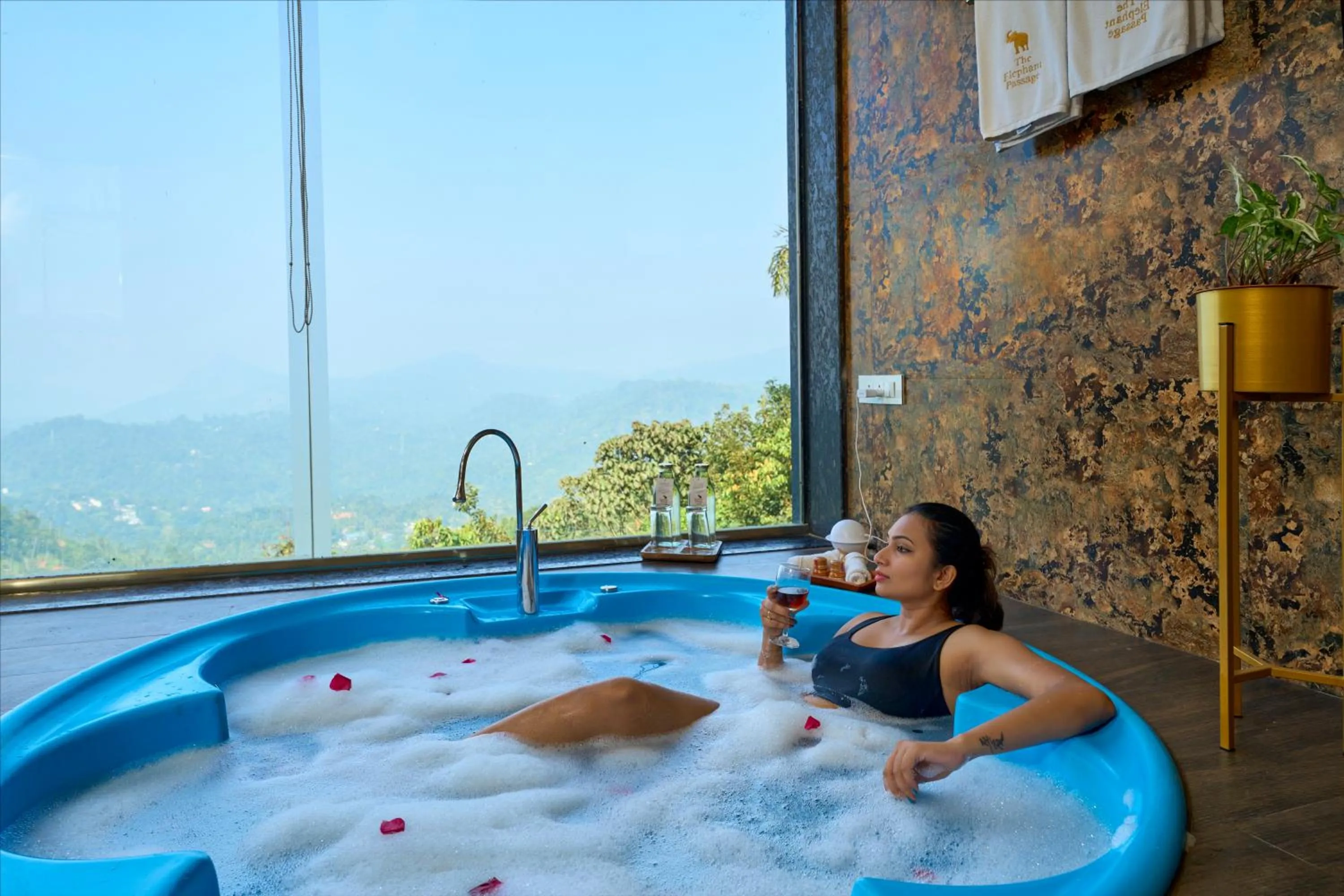 Hot Tub in Elephant Passage