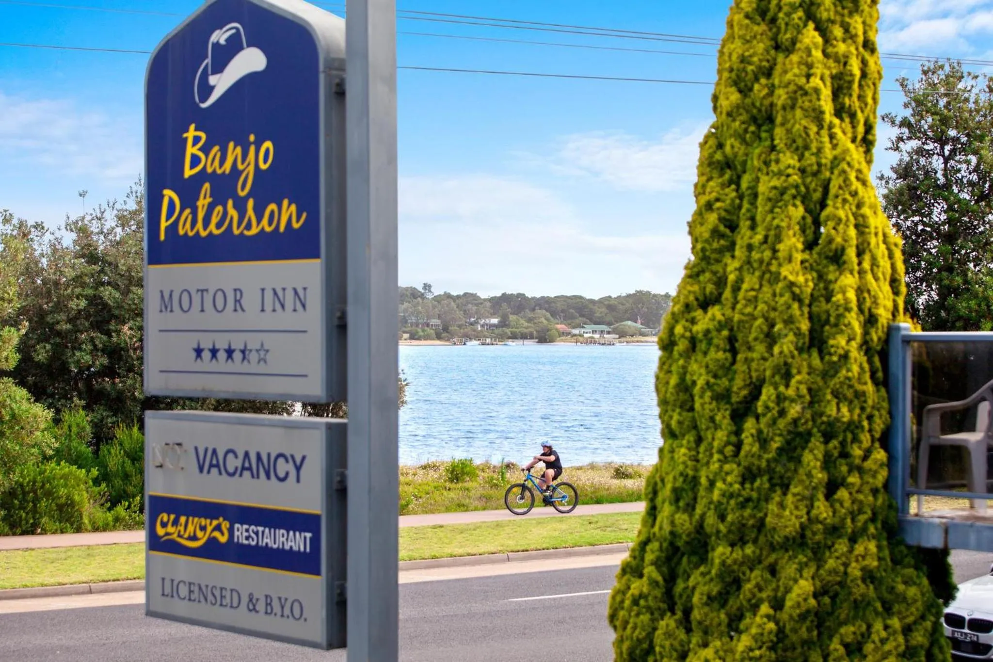 Logo/Certificate/Sign in Banjo Paterson Motor Inn