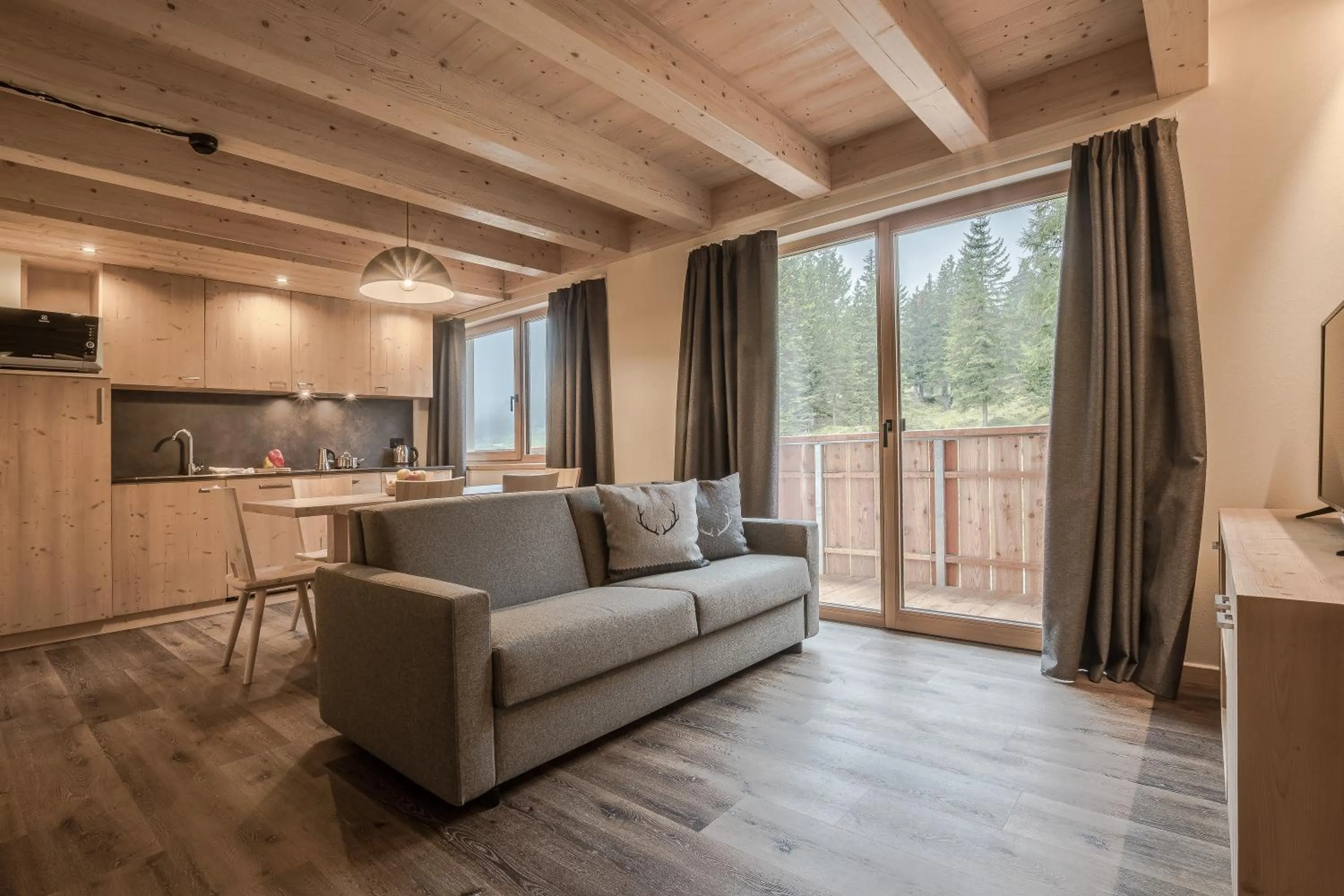Kitchen or kitchenette in Chalet Alpenrose