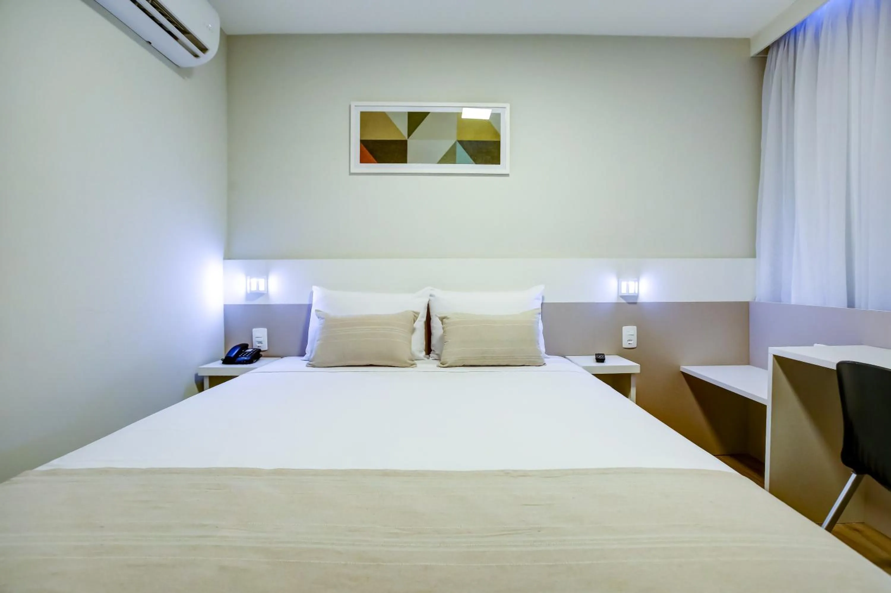 Bedroom, Bed in Transamerica Fit Lafaiete