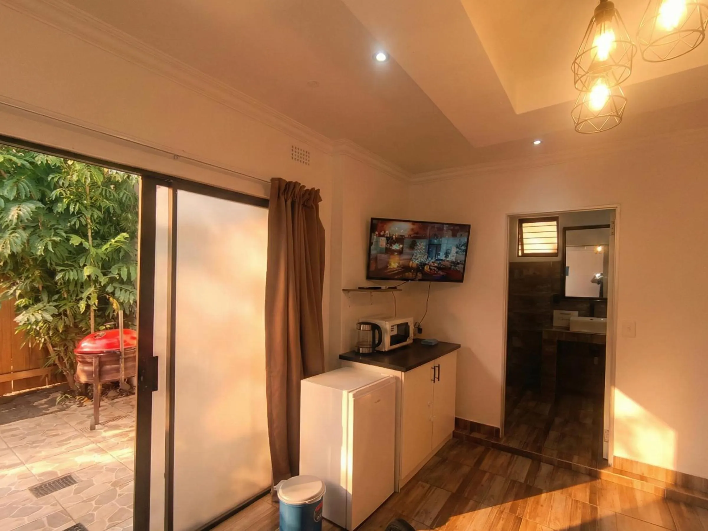 TV and multimedia in Zur See - No Loadshedding