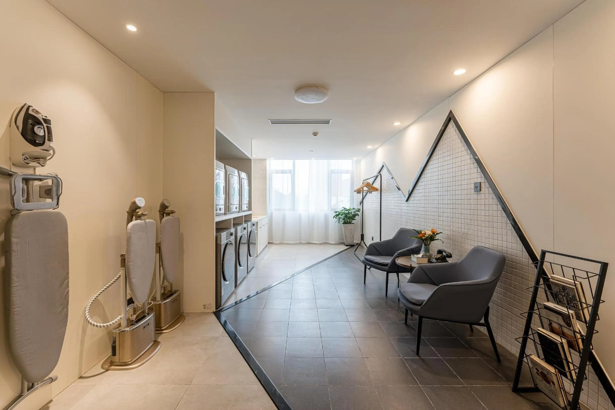 washing machine in Atour Hotel Hangzhou Chongxian Banshan