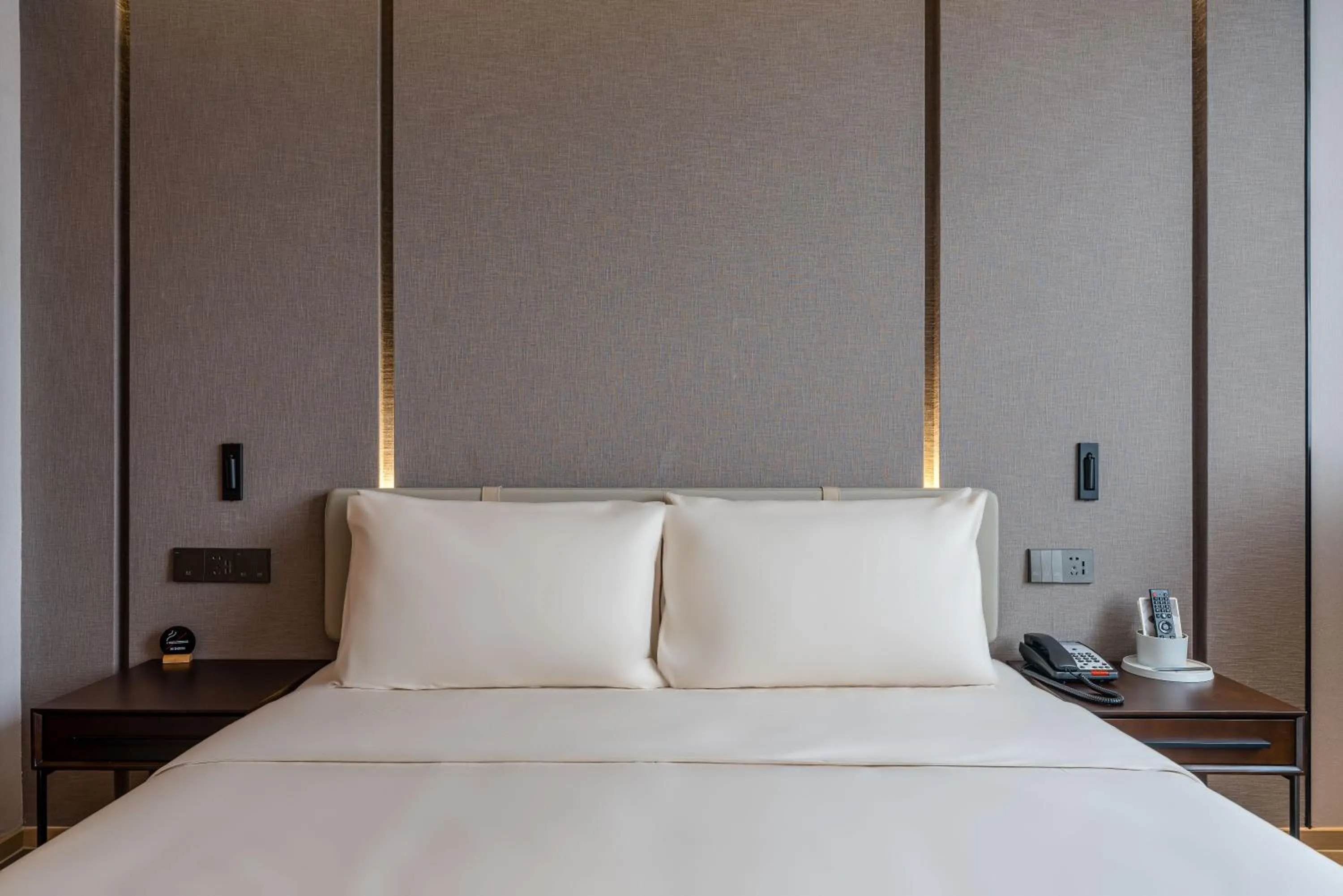 Bed in Atour Hotel Hangzhou Chongxian Banshan