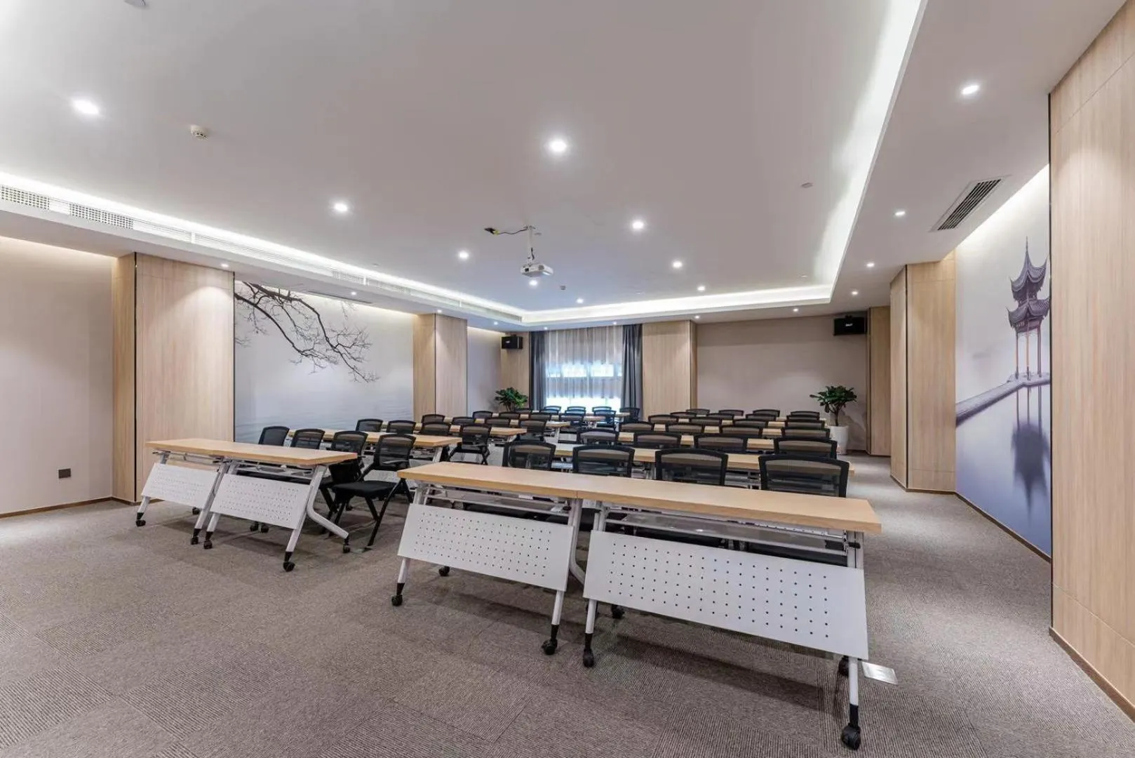 Meeting/conference room in Atour Hotel Hangzhou Chongxian Banshan