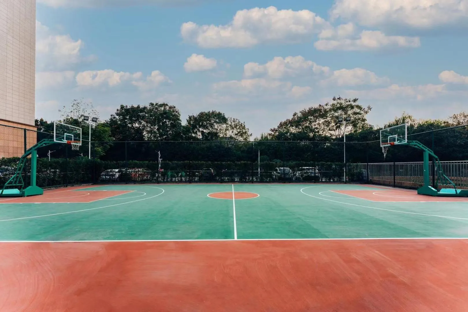 Tennis court in Atour Hotel Hangzhou Chongxian Banshan
