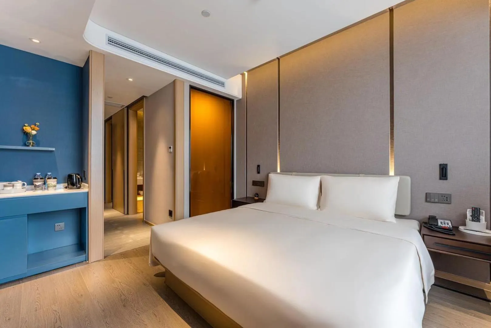 Bed in Atour Hotel Hangzhou Chongxian Banshan