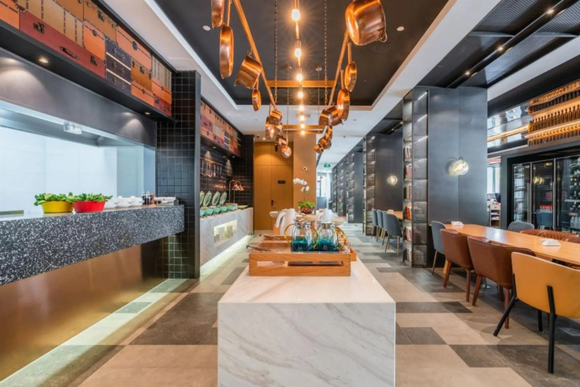 Restaurant/places to eat in Atour Light Hotel Shanghai Xinjiangwancheng Fudan University