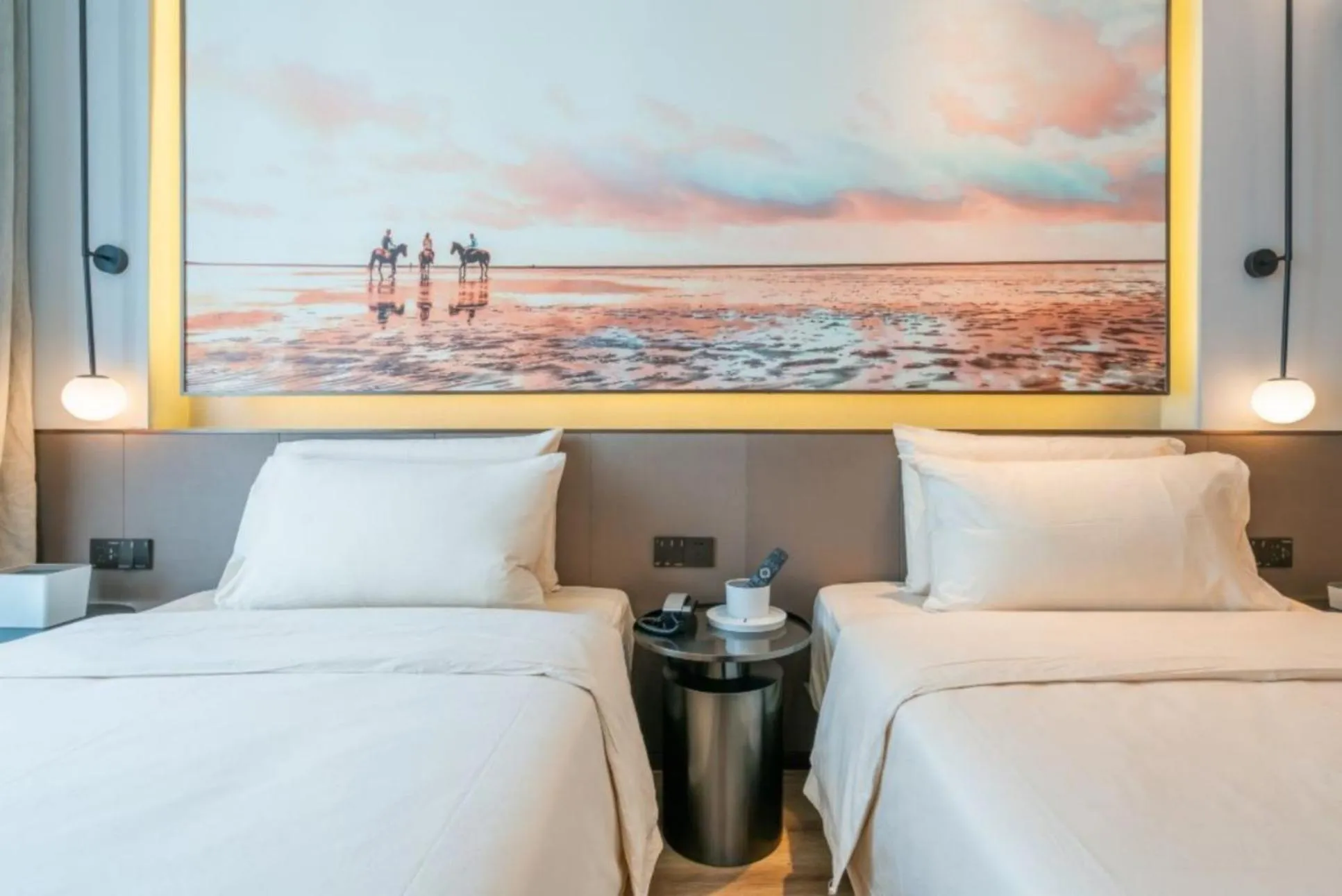 Bed in Atour Light Hotel Shanghai Xinjiangwancheng Fudan University