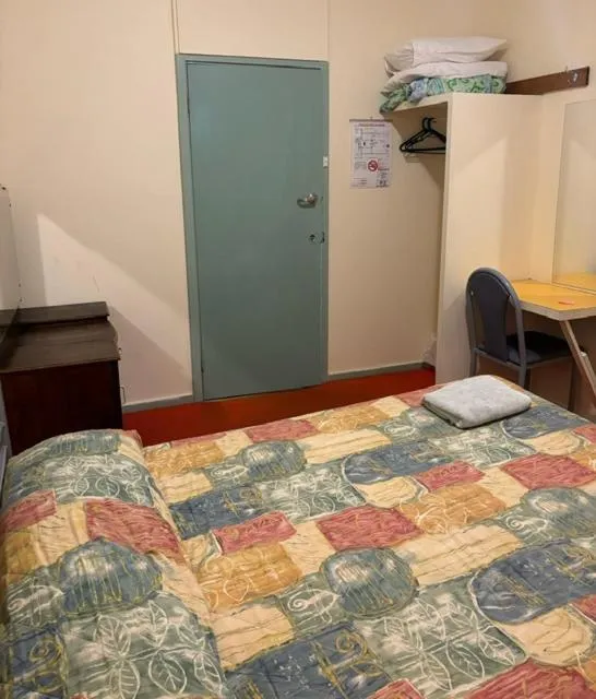 Bed in Broken Hill Tourist Lodge