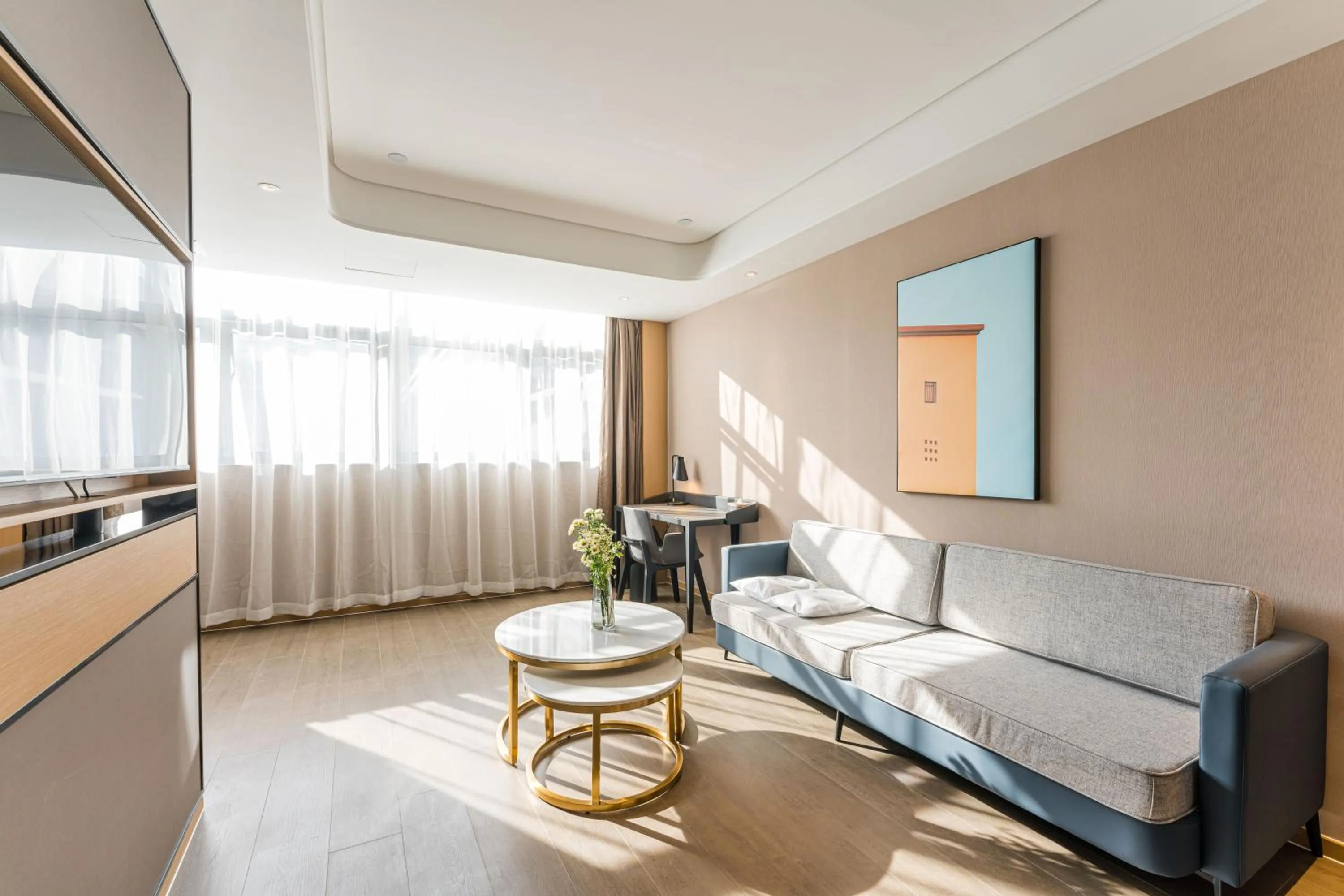 Living room, Bed in Atour Hotel Suzhou Mudu Ancient Town