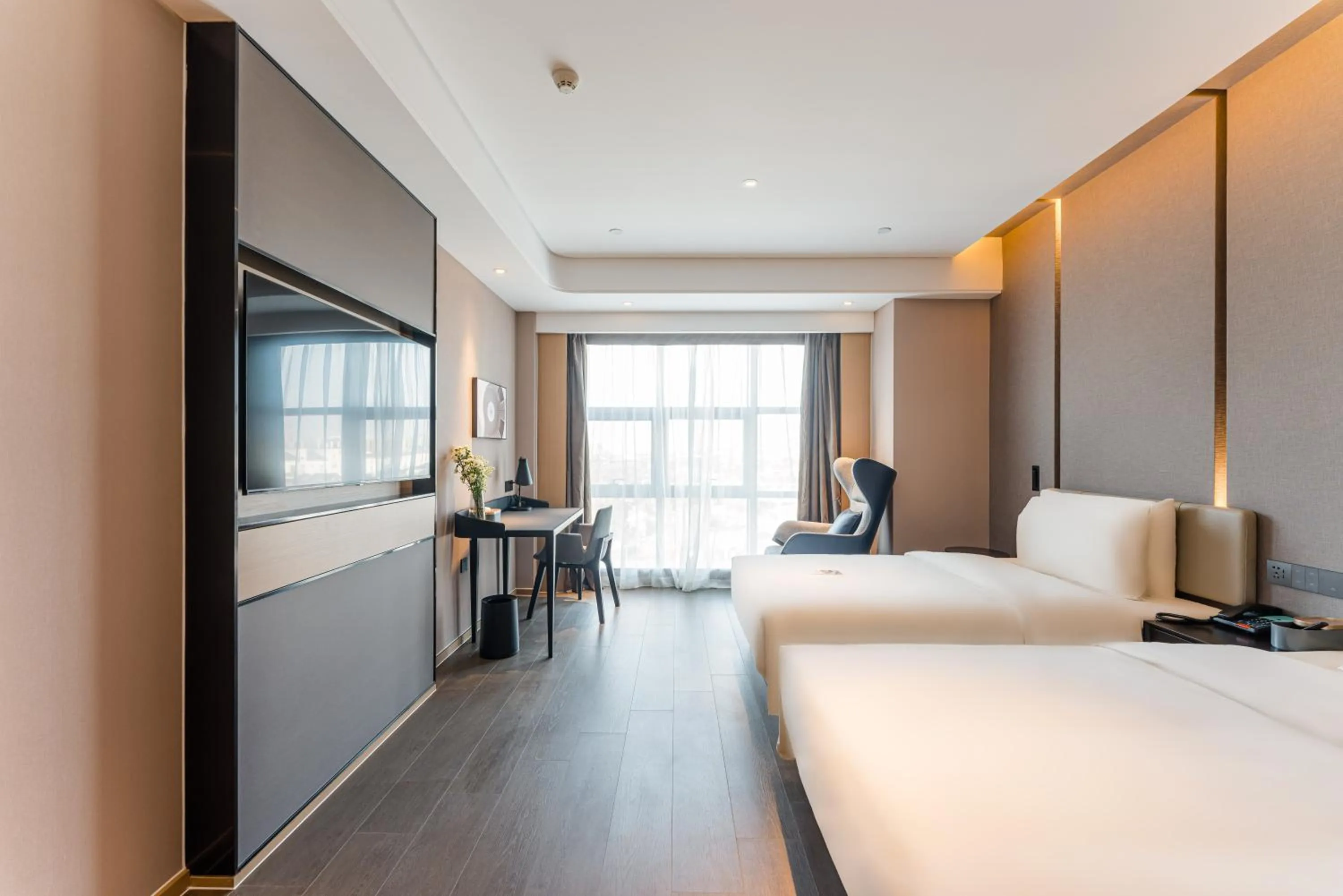 Photo of the whole room, Bed in Atour Hotel Suzhou Mudu Ancient Town