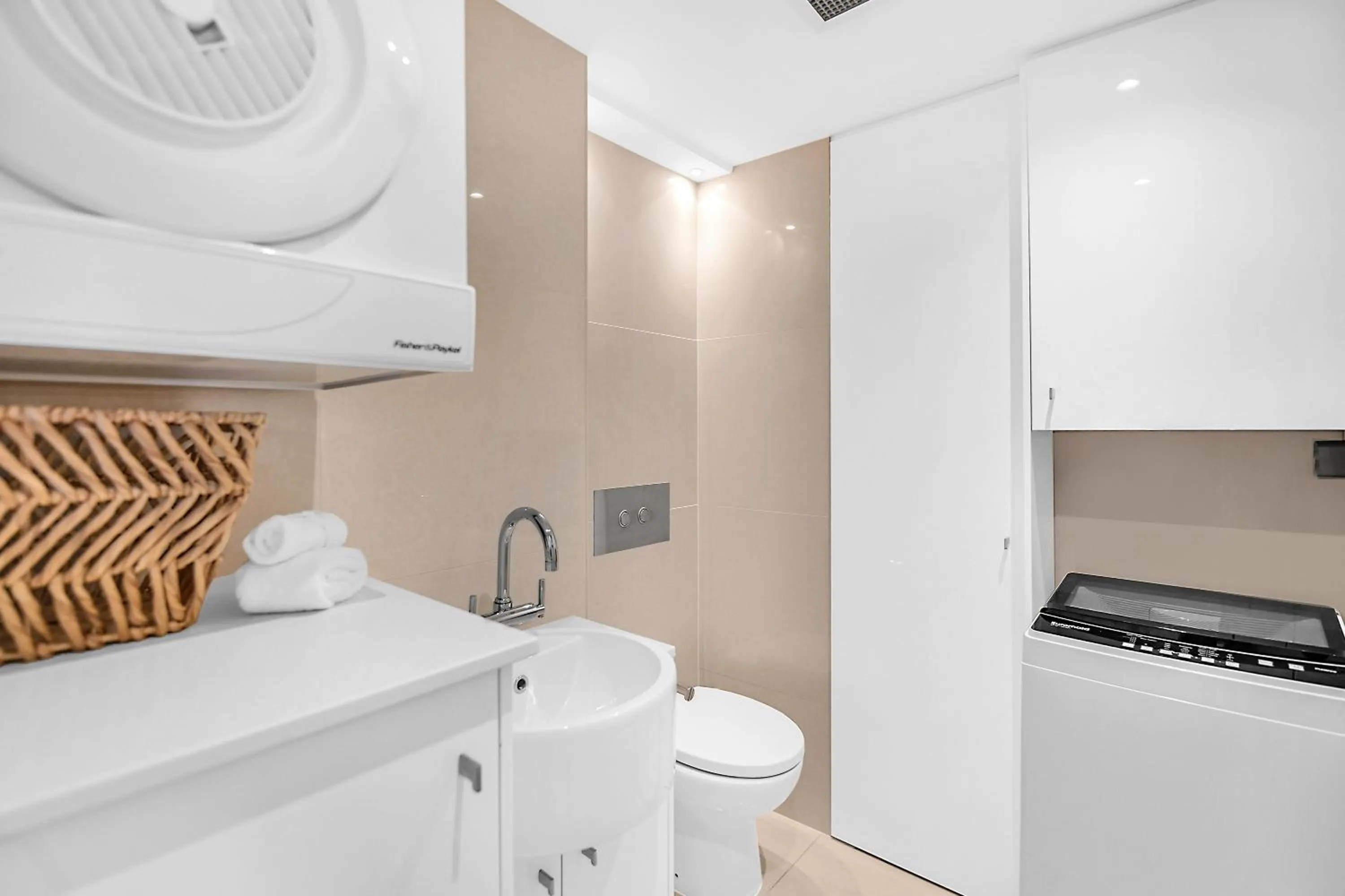 Bathroom in Albatross North Apartments