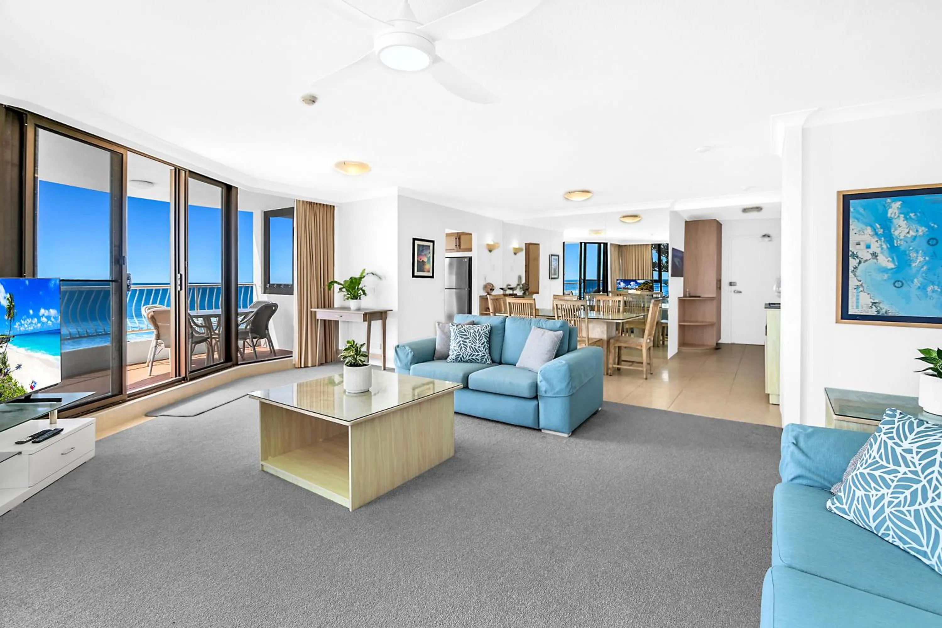 Living room in Albatross North Apartments