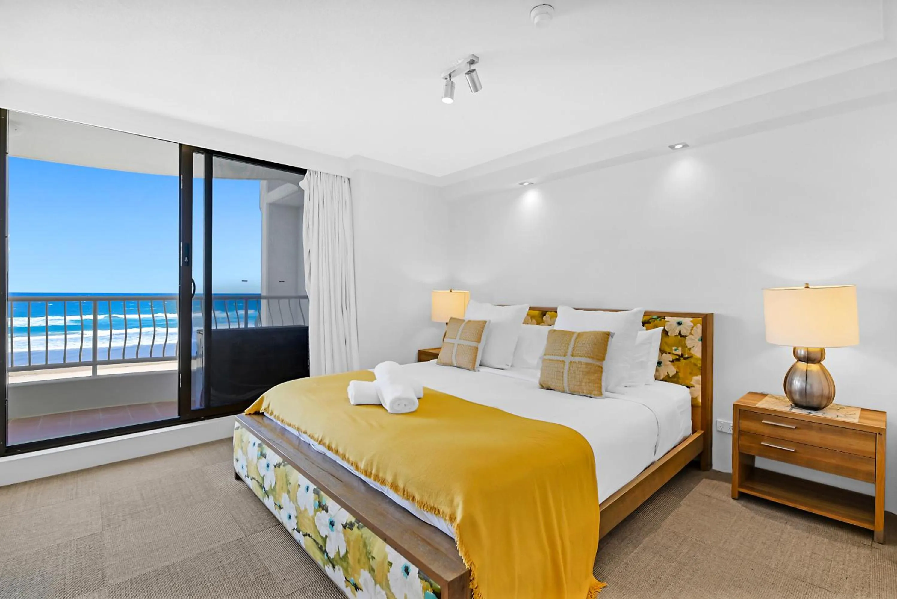 Property building, Bed in Albatross North Apartments