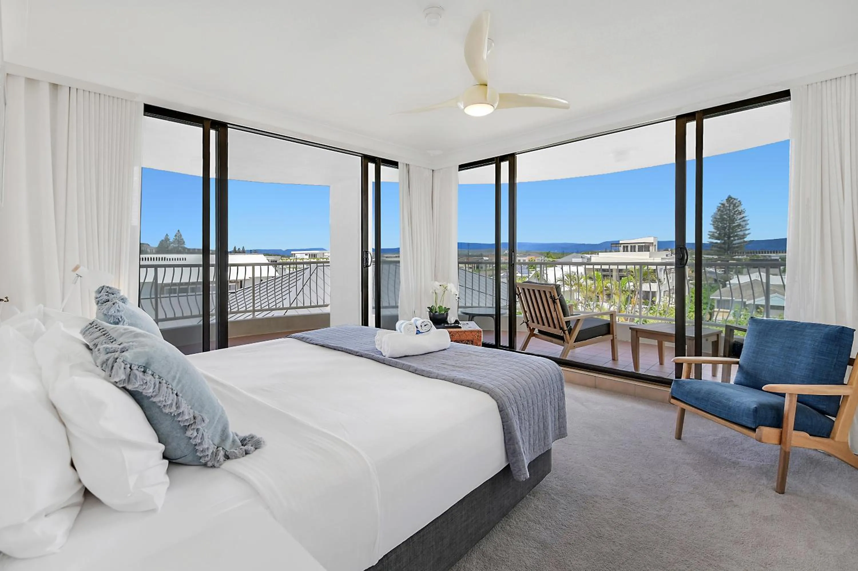 Bedroom, Bed in Albatross North Apartments