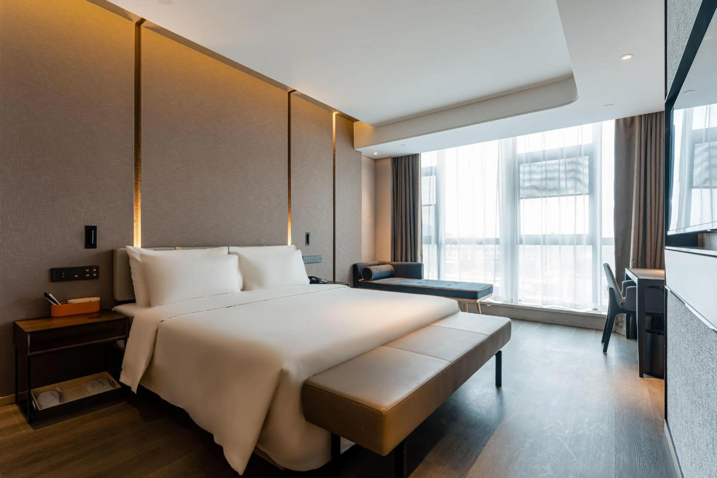 Bed in Atour Hotel Shaoxing Jinghu City Hall Basketball Theme