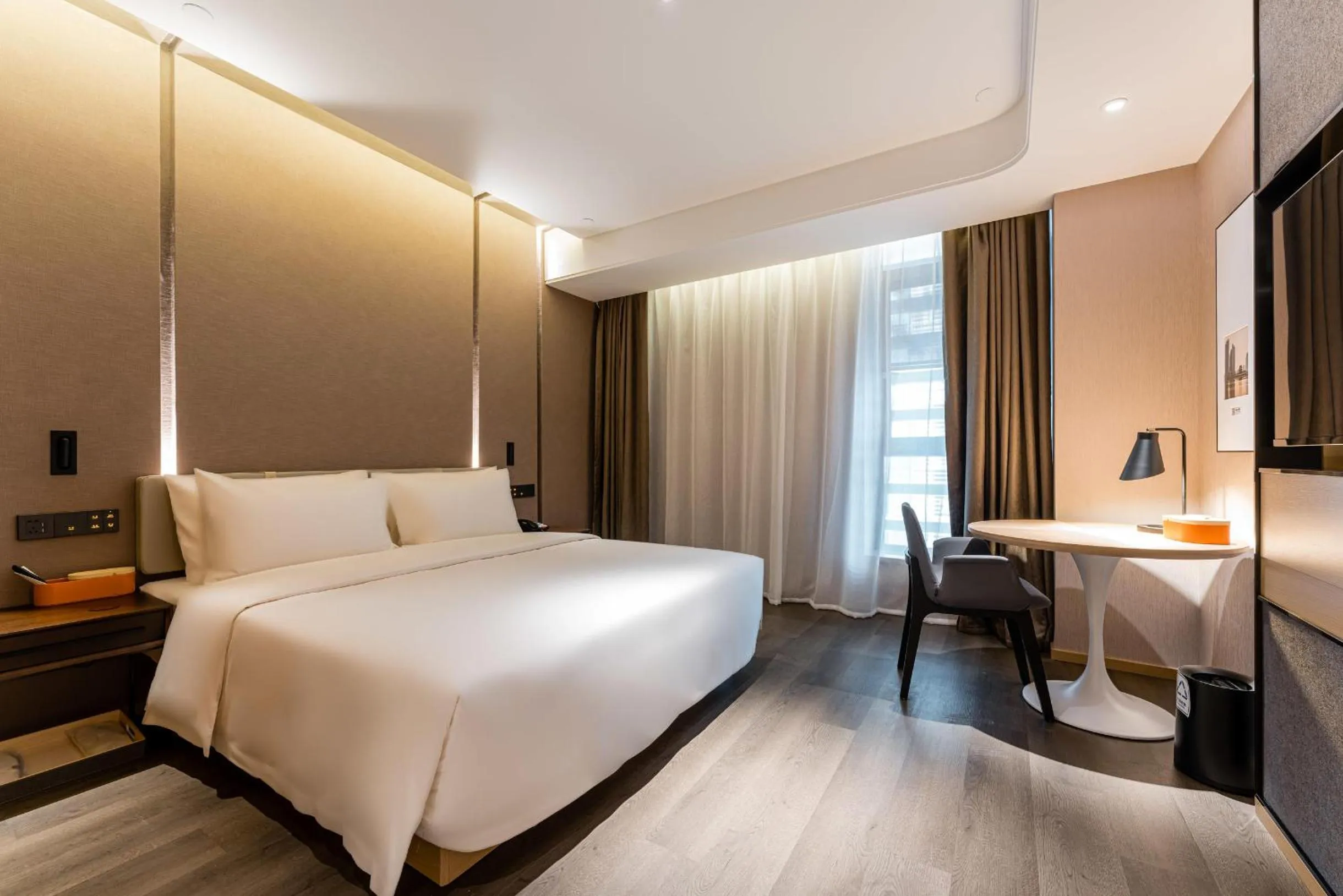 Bed in Atour Hotel Shaoxing Jinghu City Hall Basketball Theme