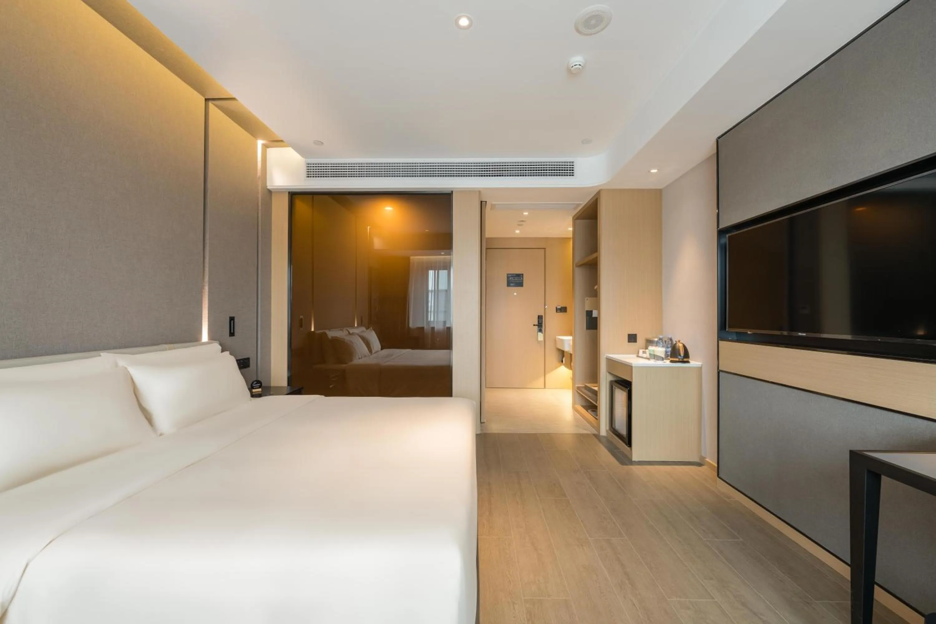 Photo of the whole room, Bed in Atour Hotel Quzhou Nankong