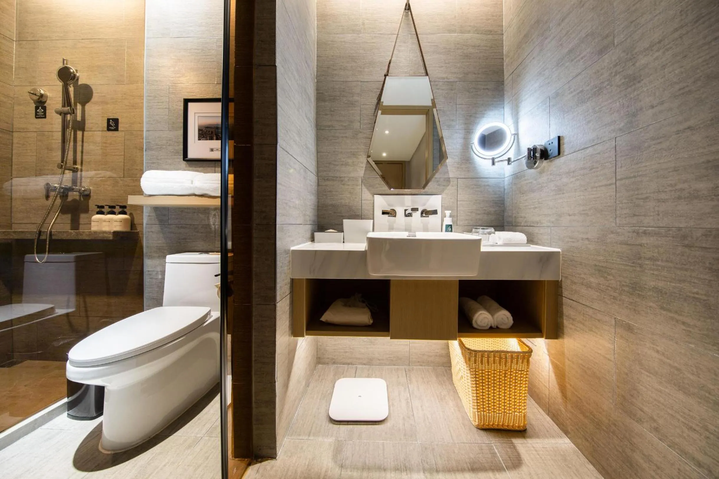 Atour Hotel Xiamen Jimei Lake Business Center