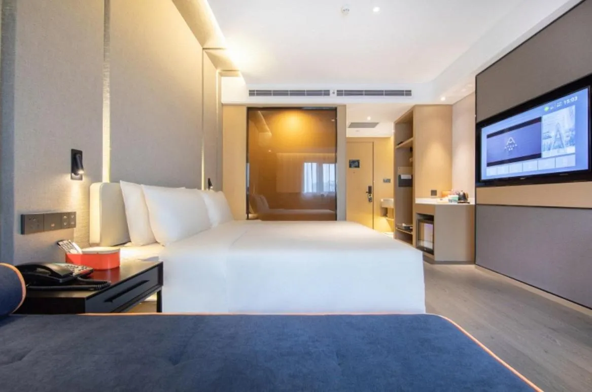 Photo of the whole room, Bed in Atour Hotel Jinan Quancheng Plaza Kuanhouli