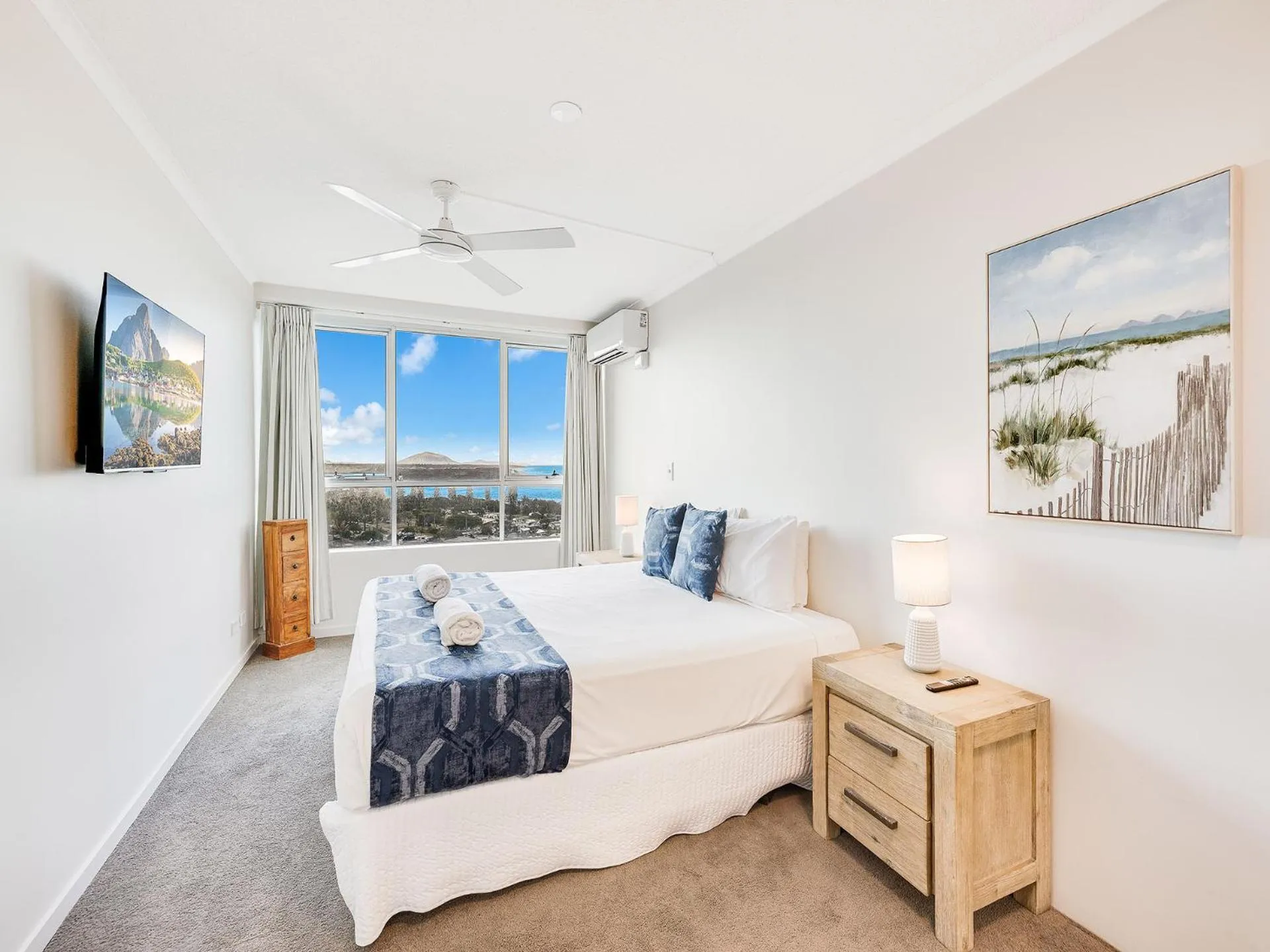 Bedroom, Bed in Chateau Royale Beach Resort Maroochydore Sunshine Coast