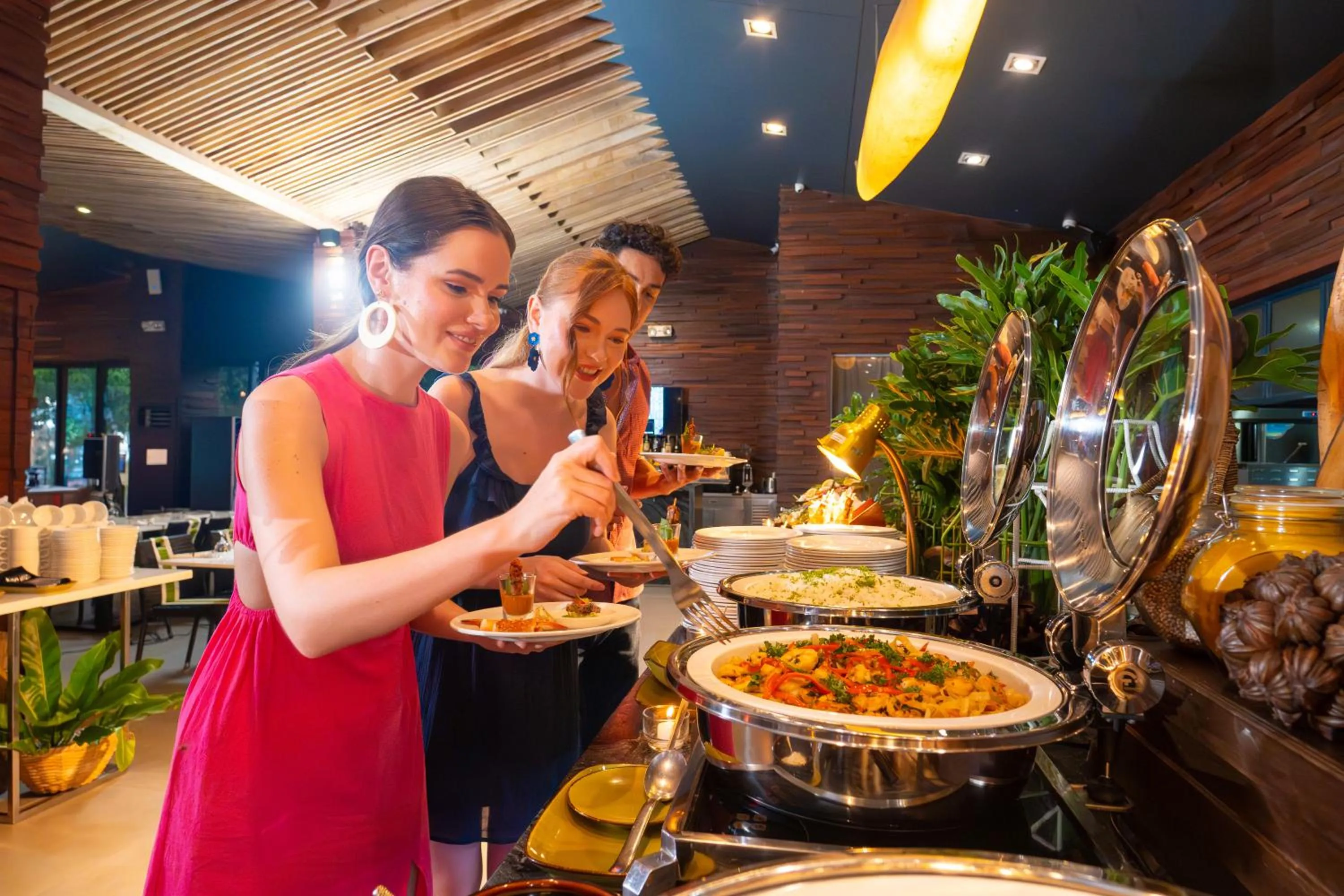 Restaurant/places to eat in Astoria Palawan