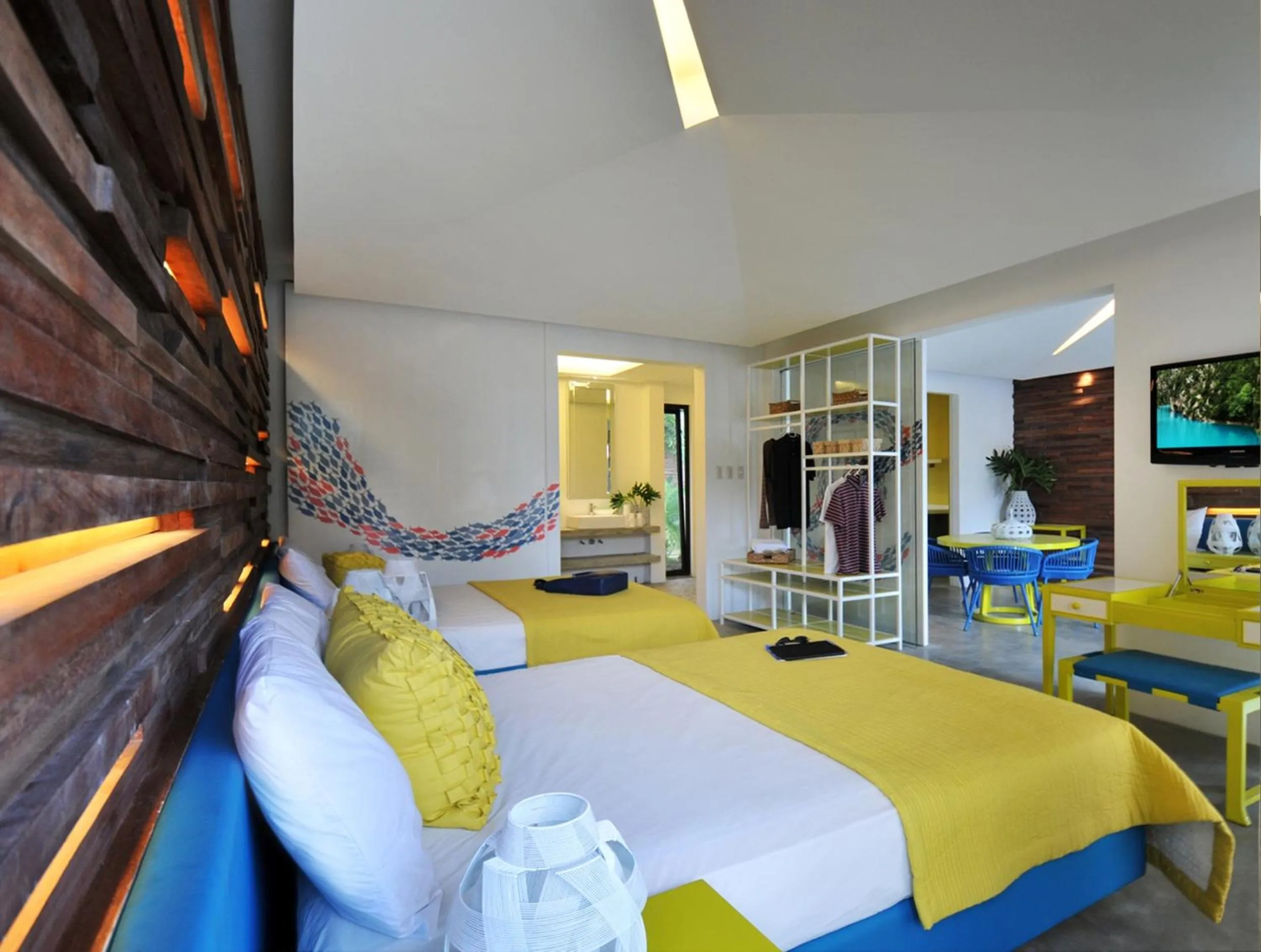 Photo of the whole room, Bed in Astoria Palawan