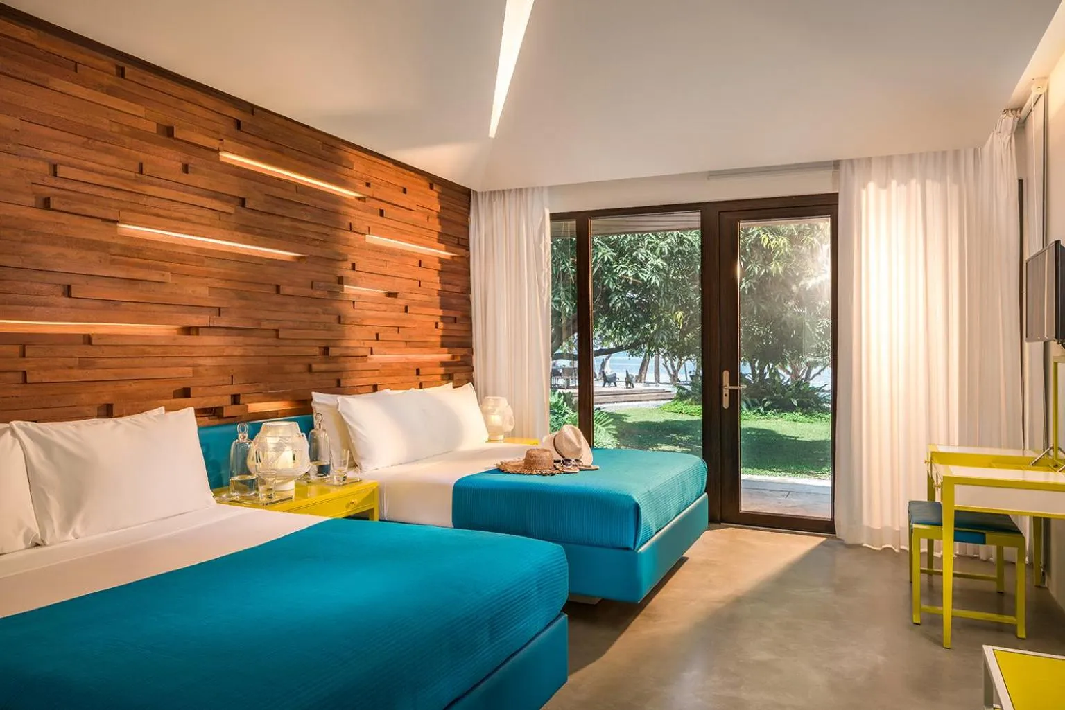 Photo of the whole room, Bed in Astoria Palawan