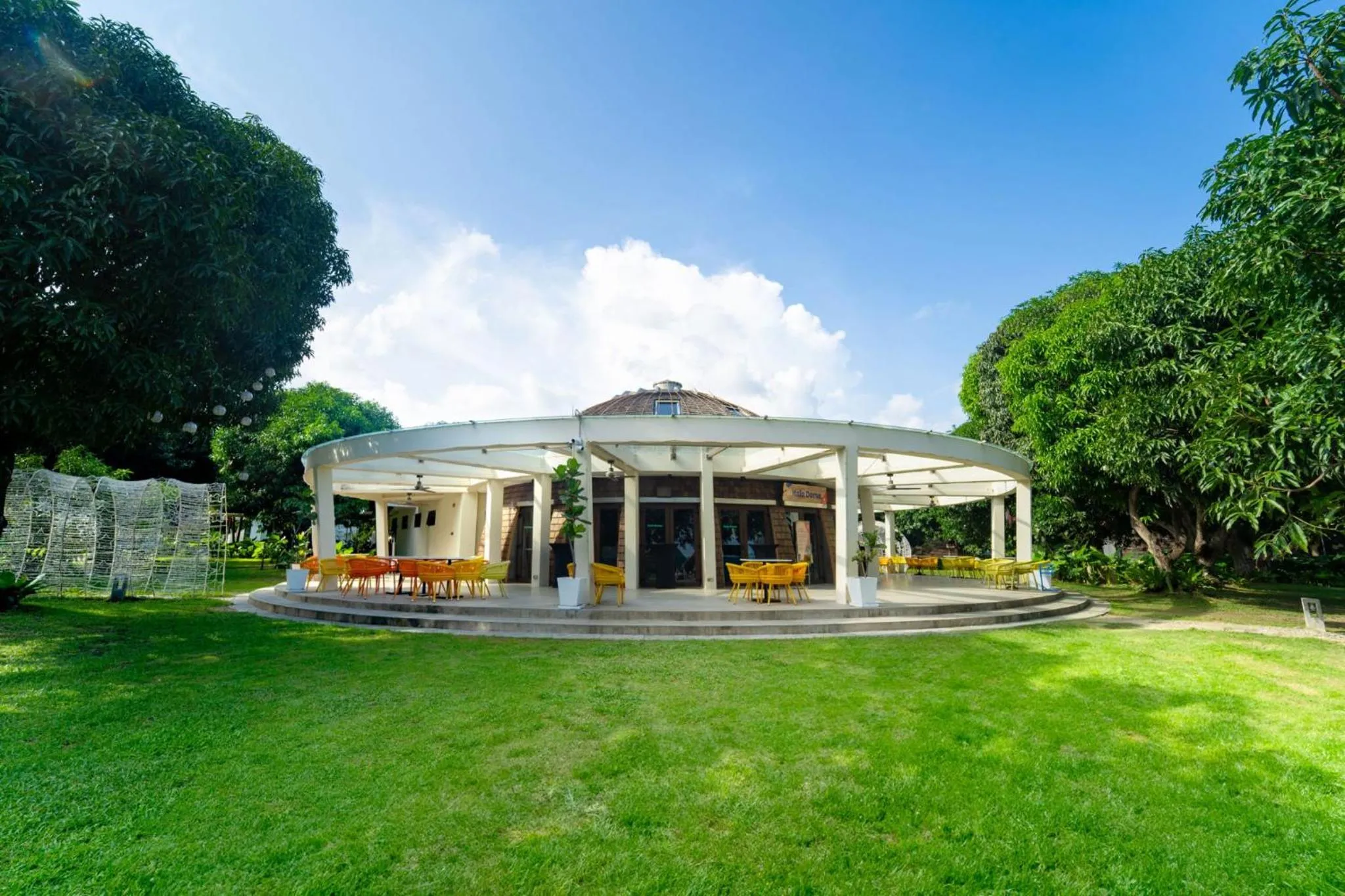 Restaurant/places to eat in Astoria Palawan