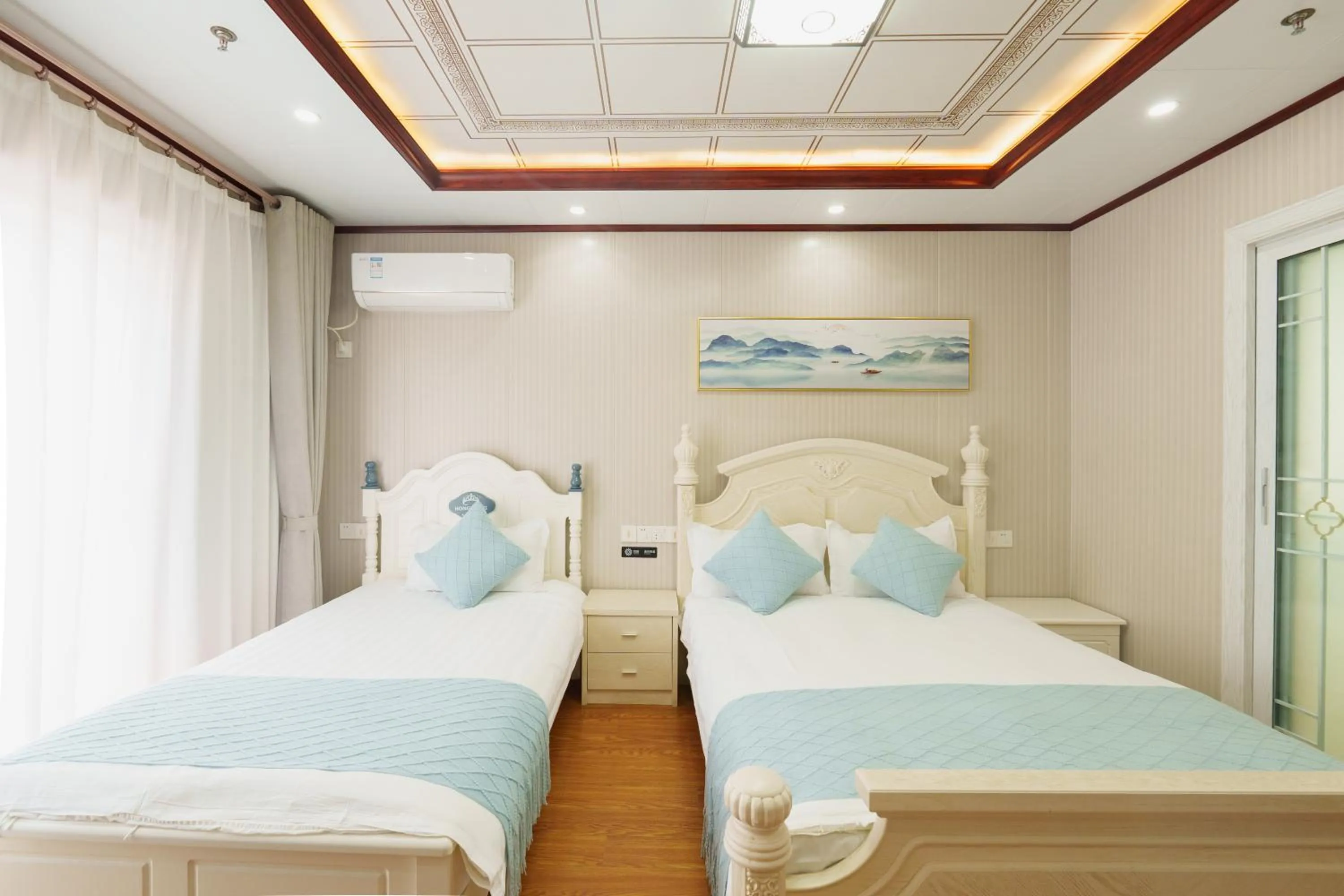 Bed in Floral Yilanxuan Zhouzhuang Hotel