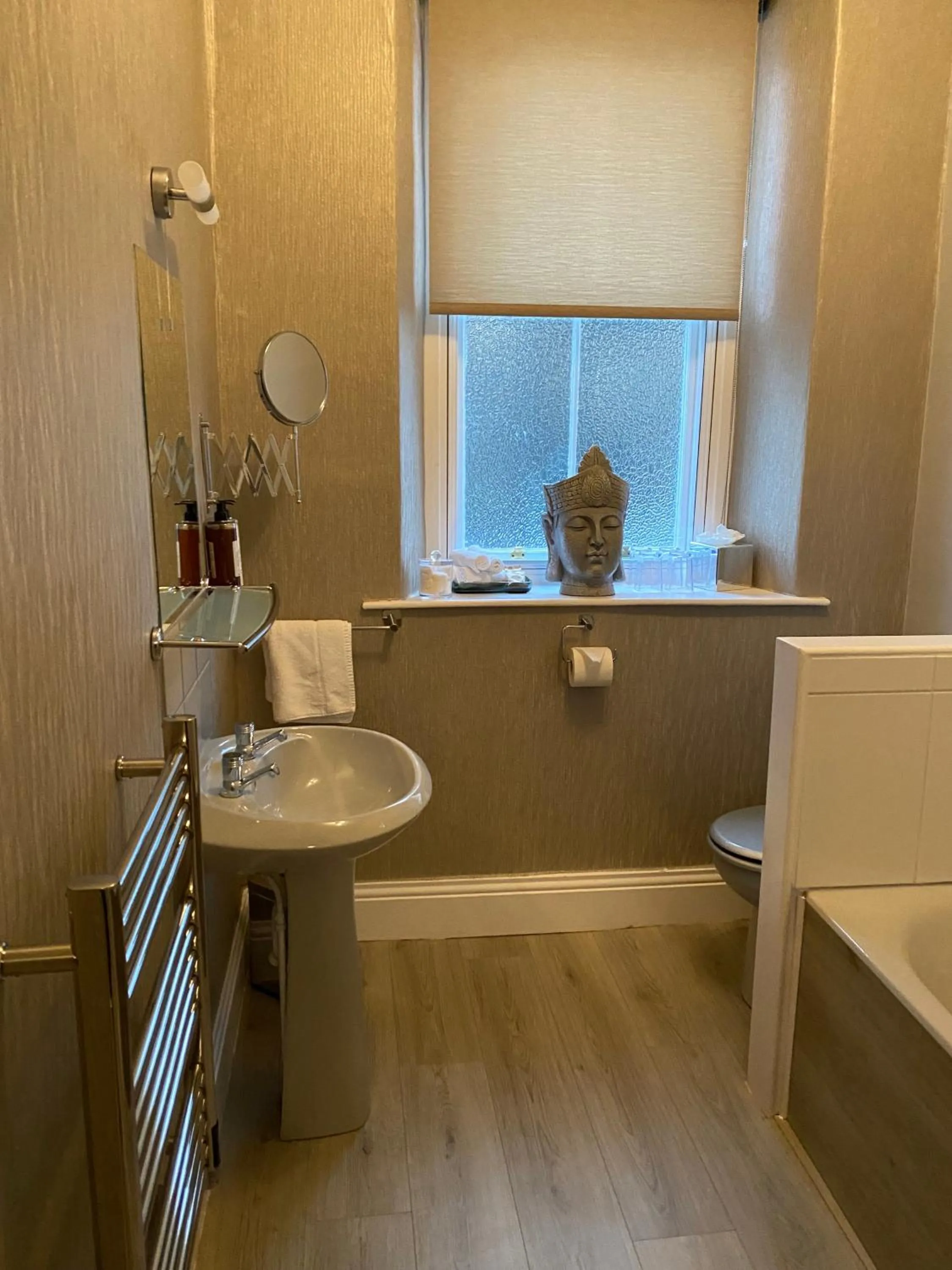 Bathroom in Merewyke Boutique Family Apartment Sleeps 4 , Only 5 Minutes Walk To Lake Windermere