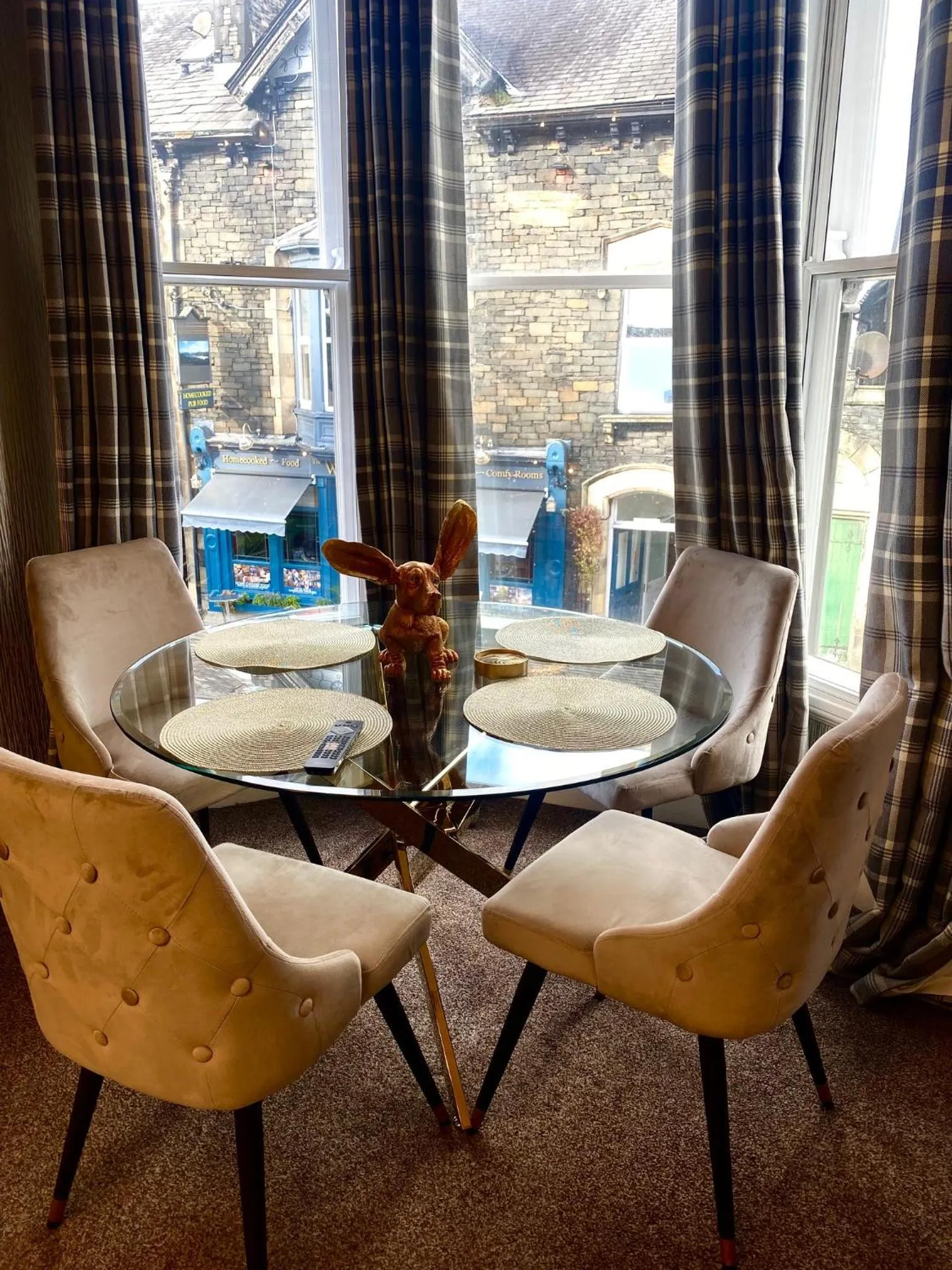 Dining area in Merewyke Boutique Family Apartment Sleeps 4 , Only 5 Minutes Walk To Lake Windermere