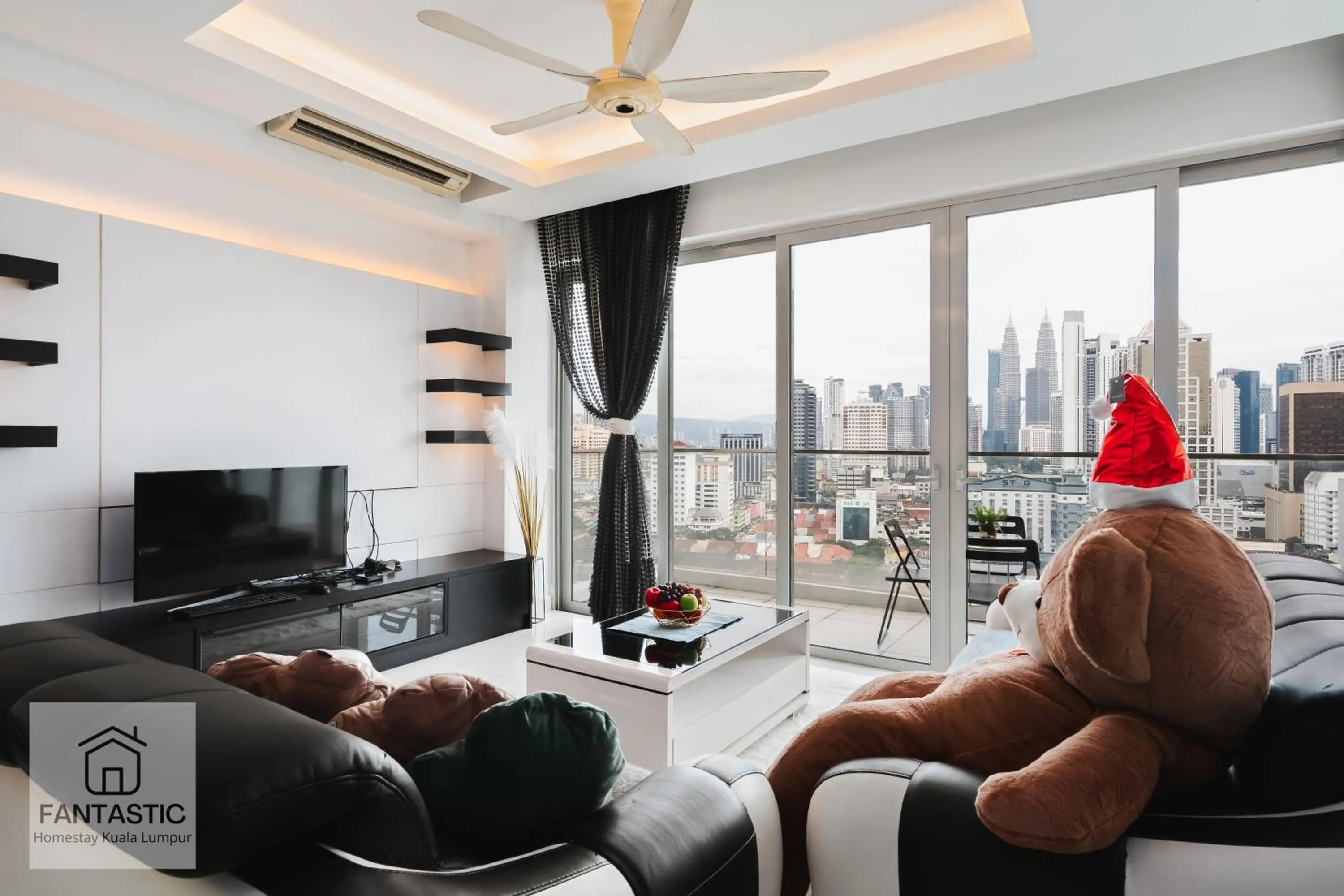 Regalia Residence @ KLCC View Sky Pool by KC