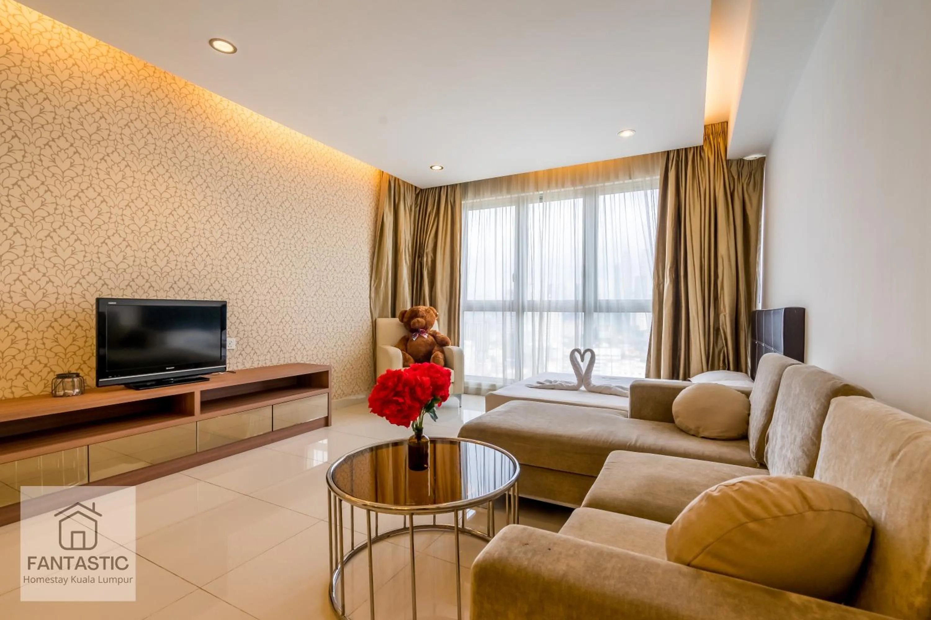 Regalia Residence @ KLCC View Sky Pool by KC