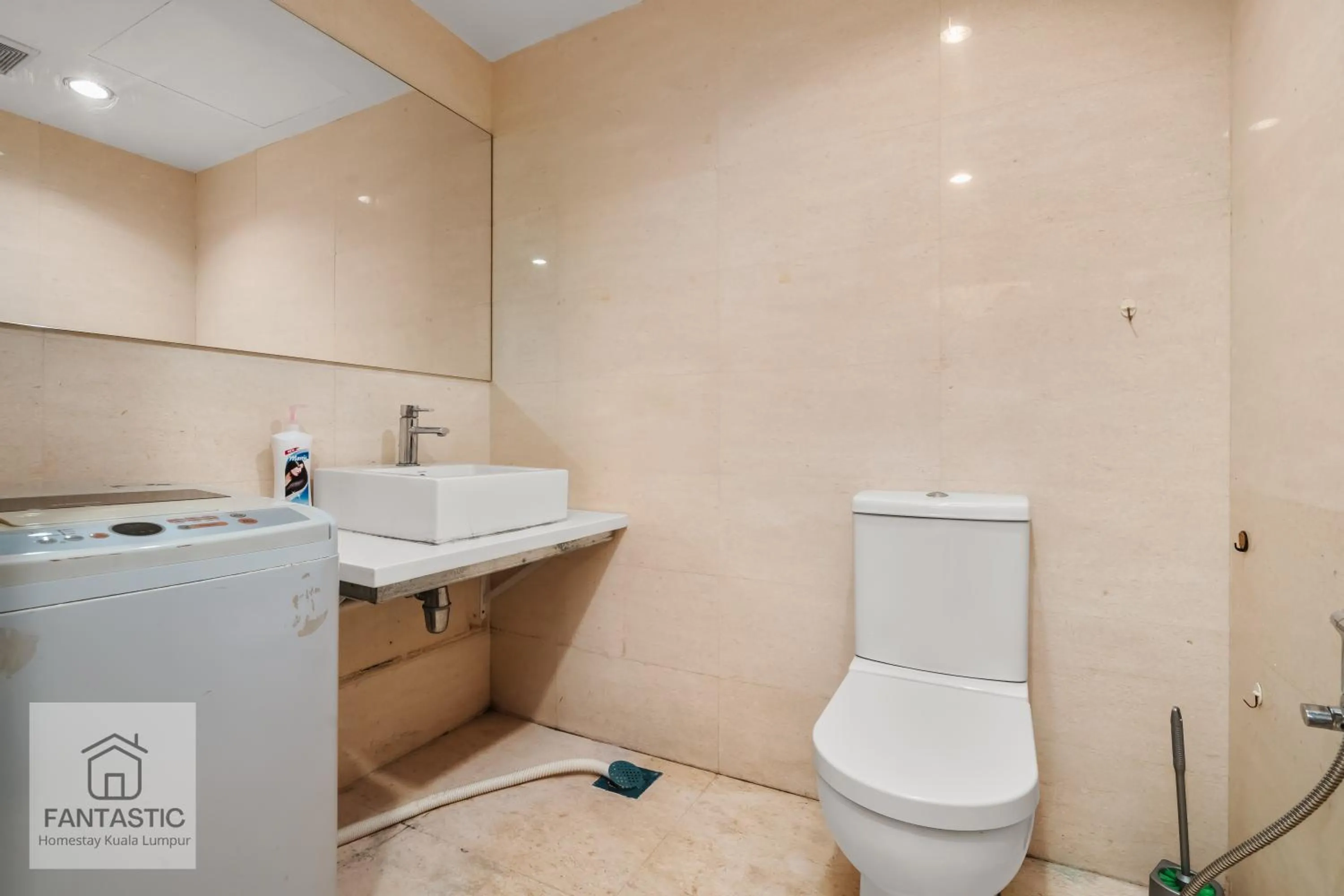 Regalia Residence @ KLCC View Sky Pool by KC