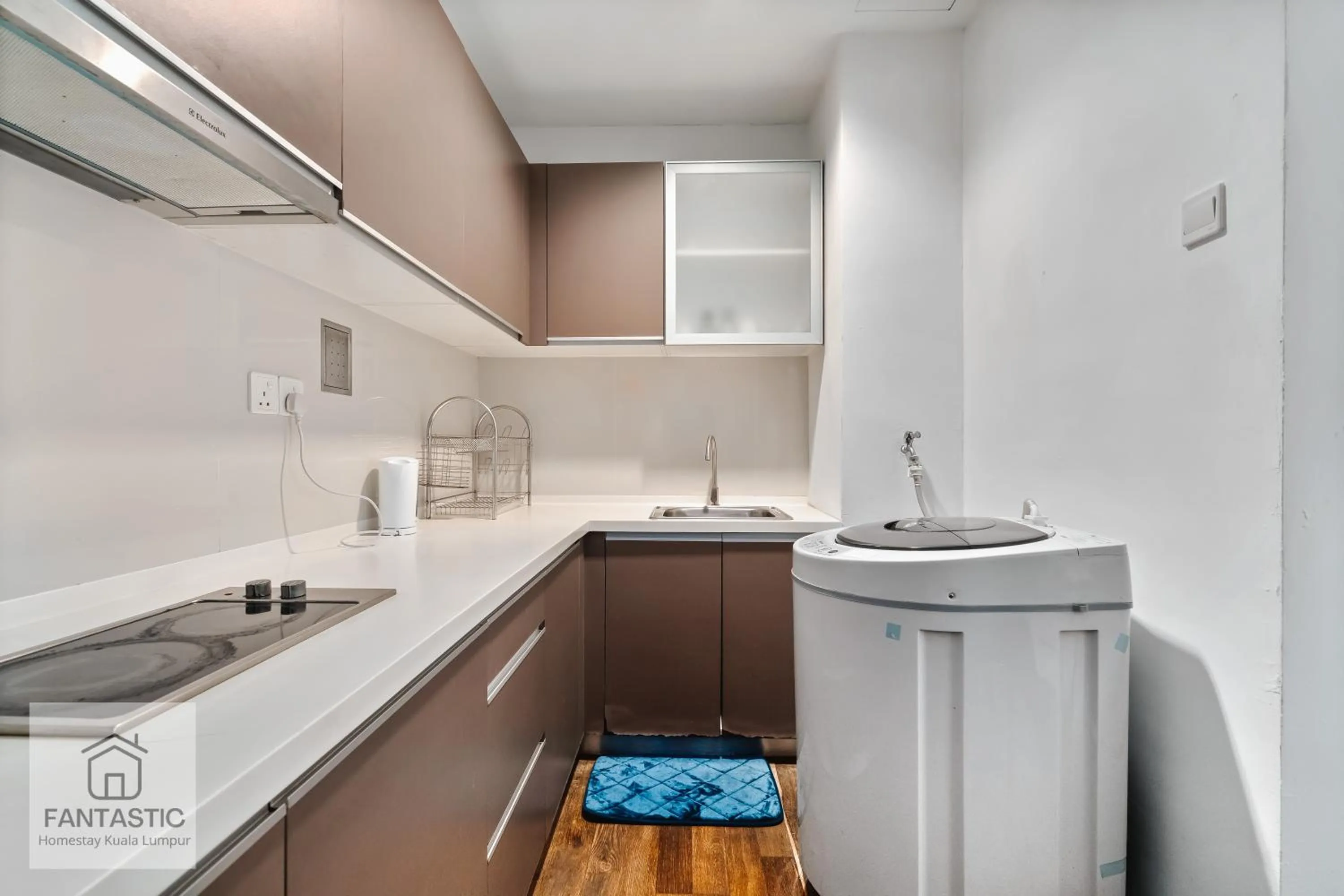 Regalia Residence @ KLCC View Sky Pool by KC