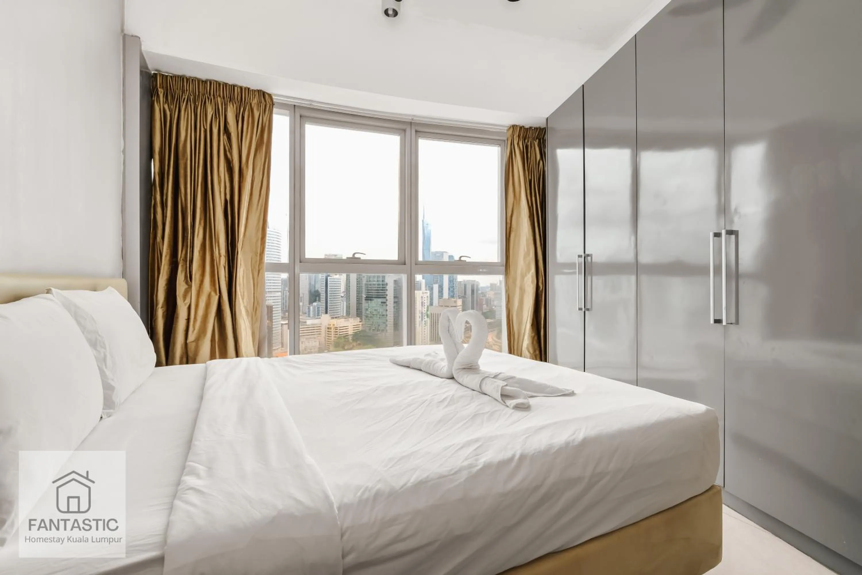 Bed in Regalia Residence @ KLCC View Sky Pool by KC