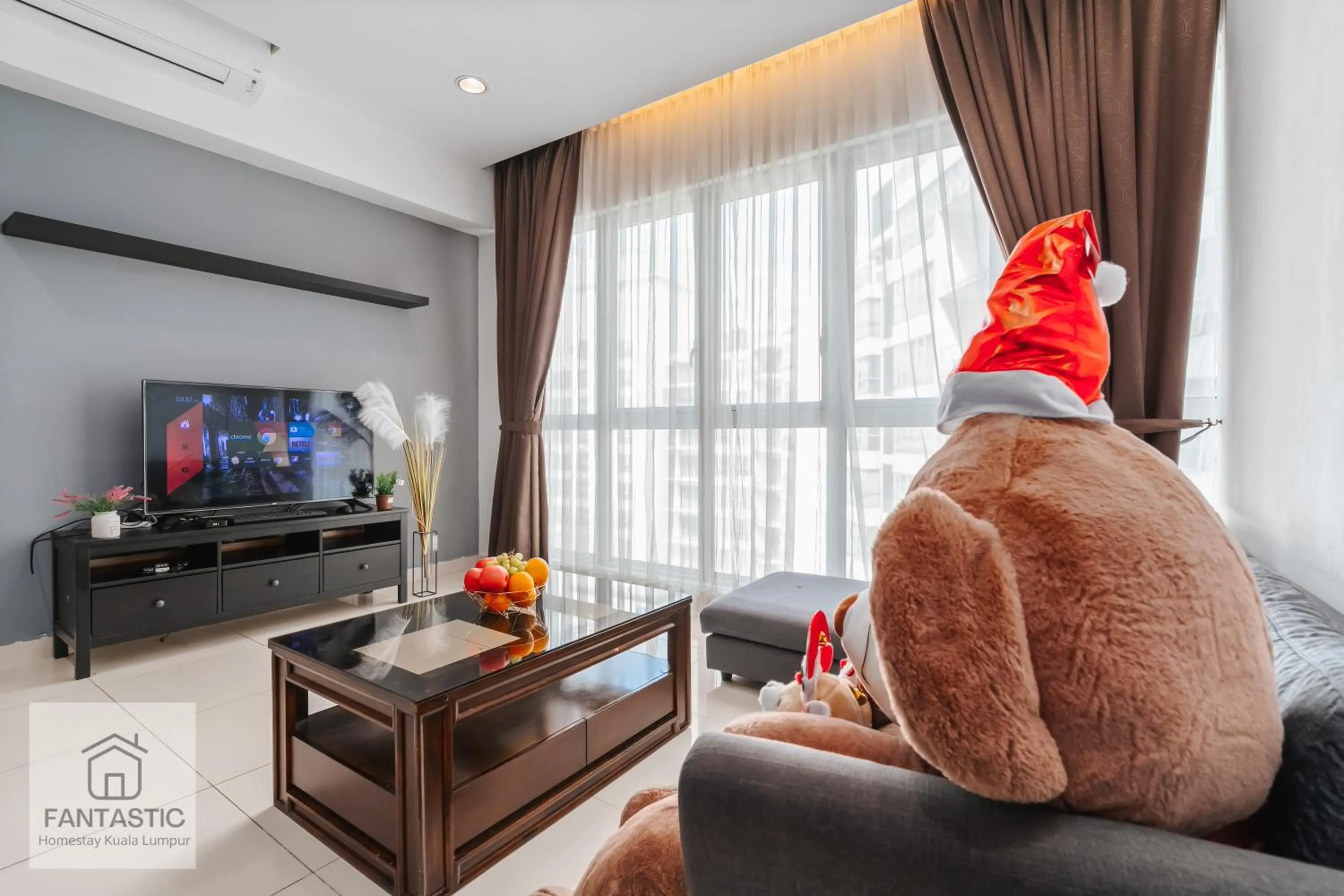 Regalia Residence @ KLCC View Sky Pool by KC