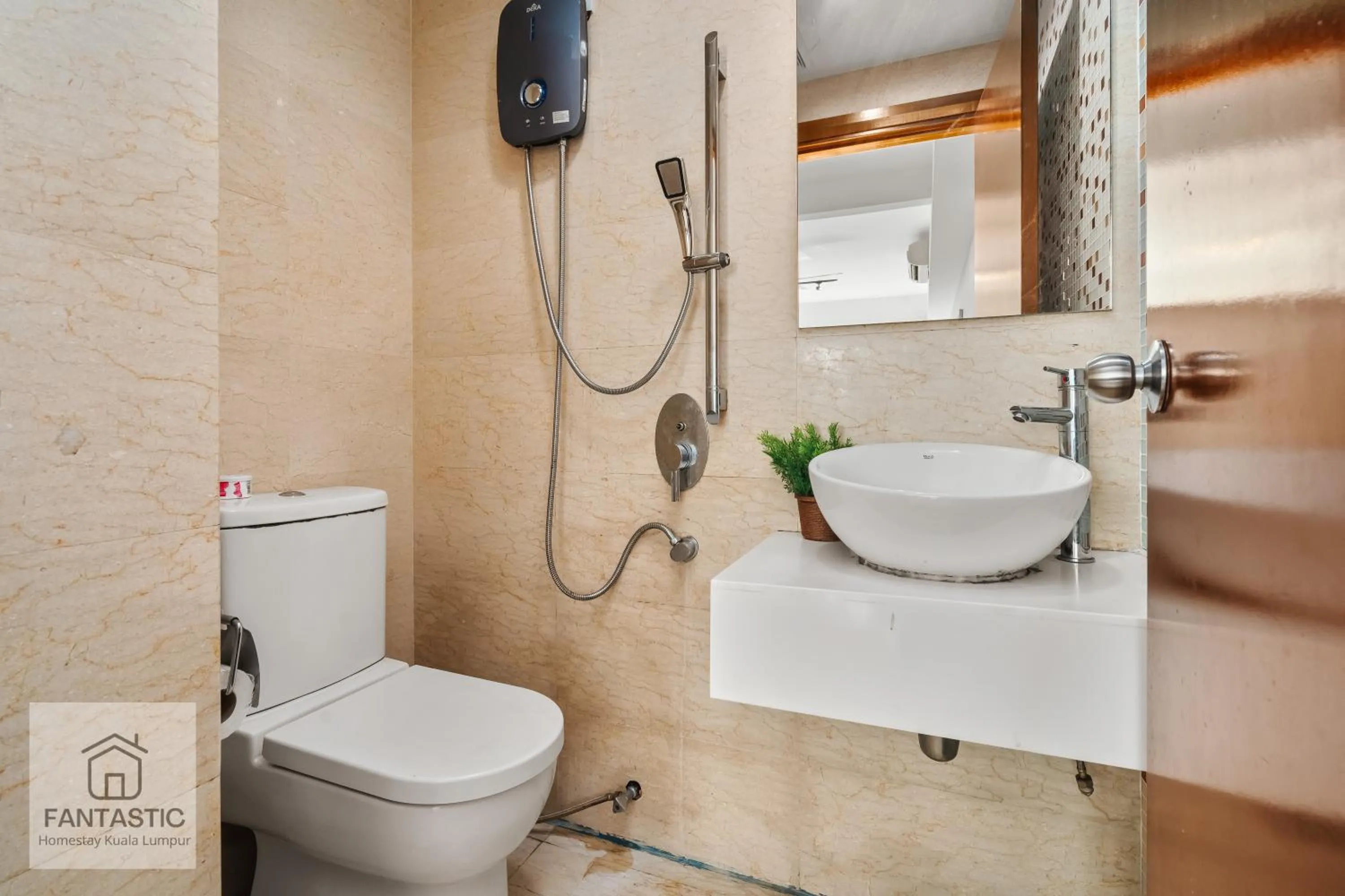 Regalia Residence @ KLCC View Sky Pool by KC