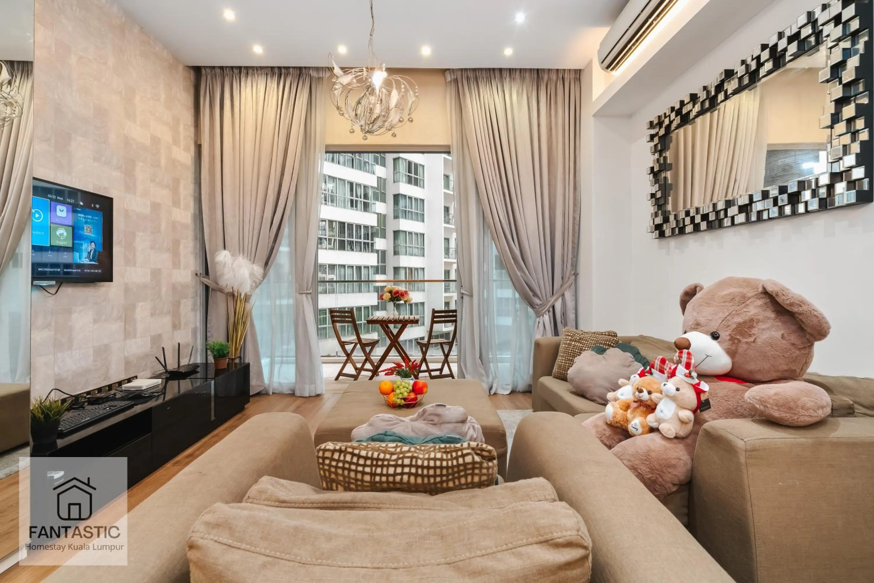 Regalia Residence @ KLCC View Sky Pool by KC