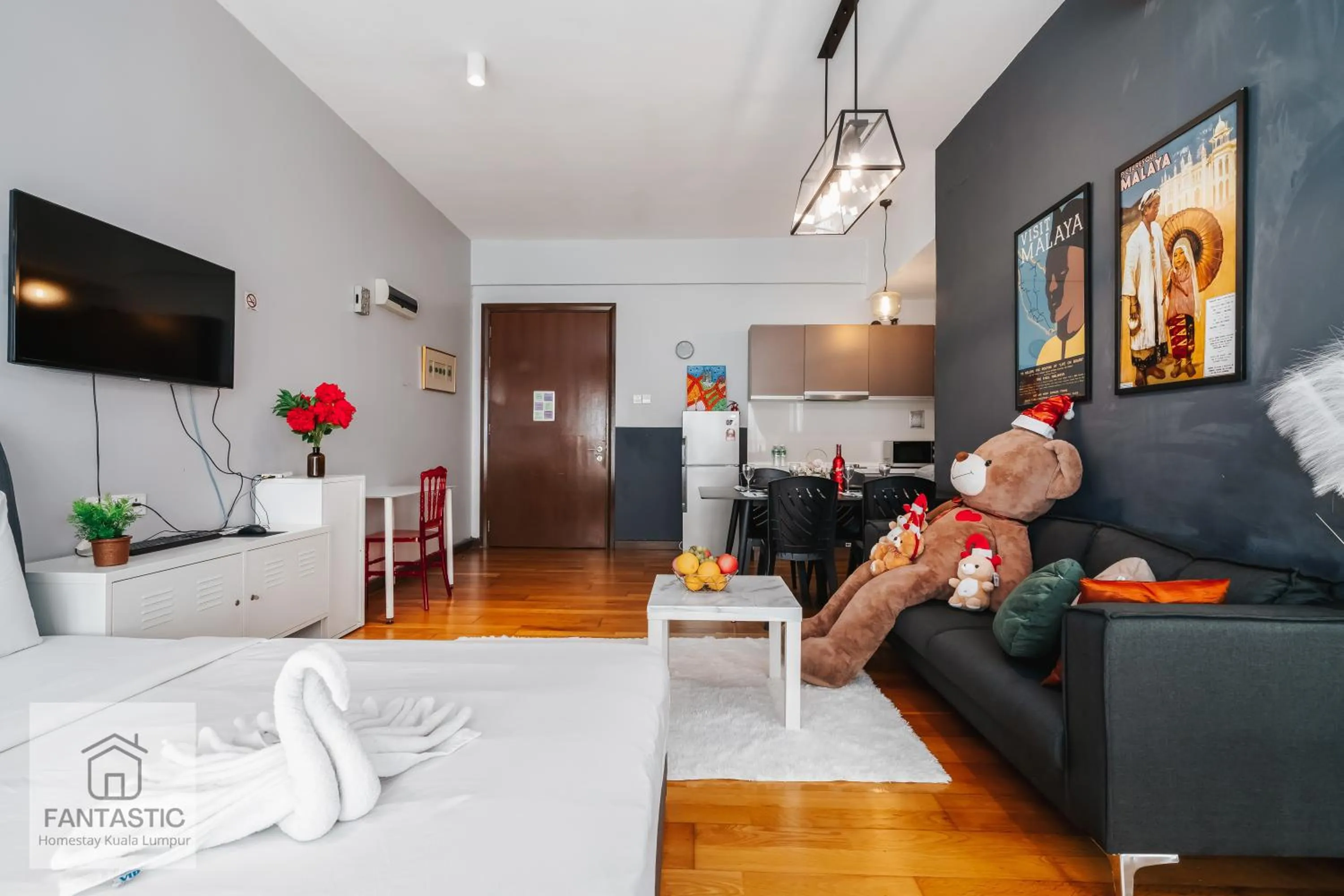 Regalia Residence @ KLCC View Sky Pool by KC