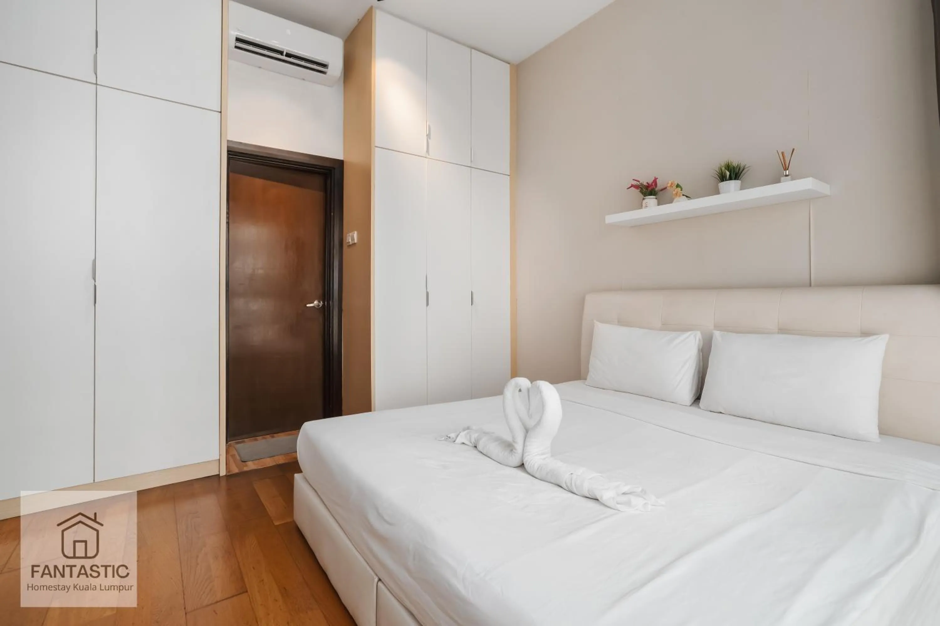 Bed in Regalia Residence @ KLCC View Sky Pool by KC