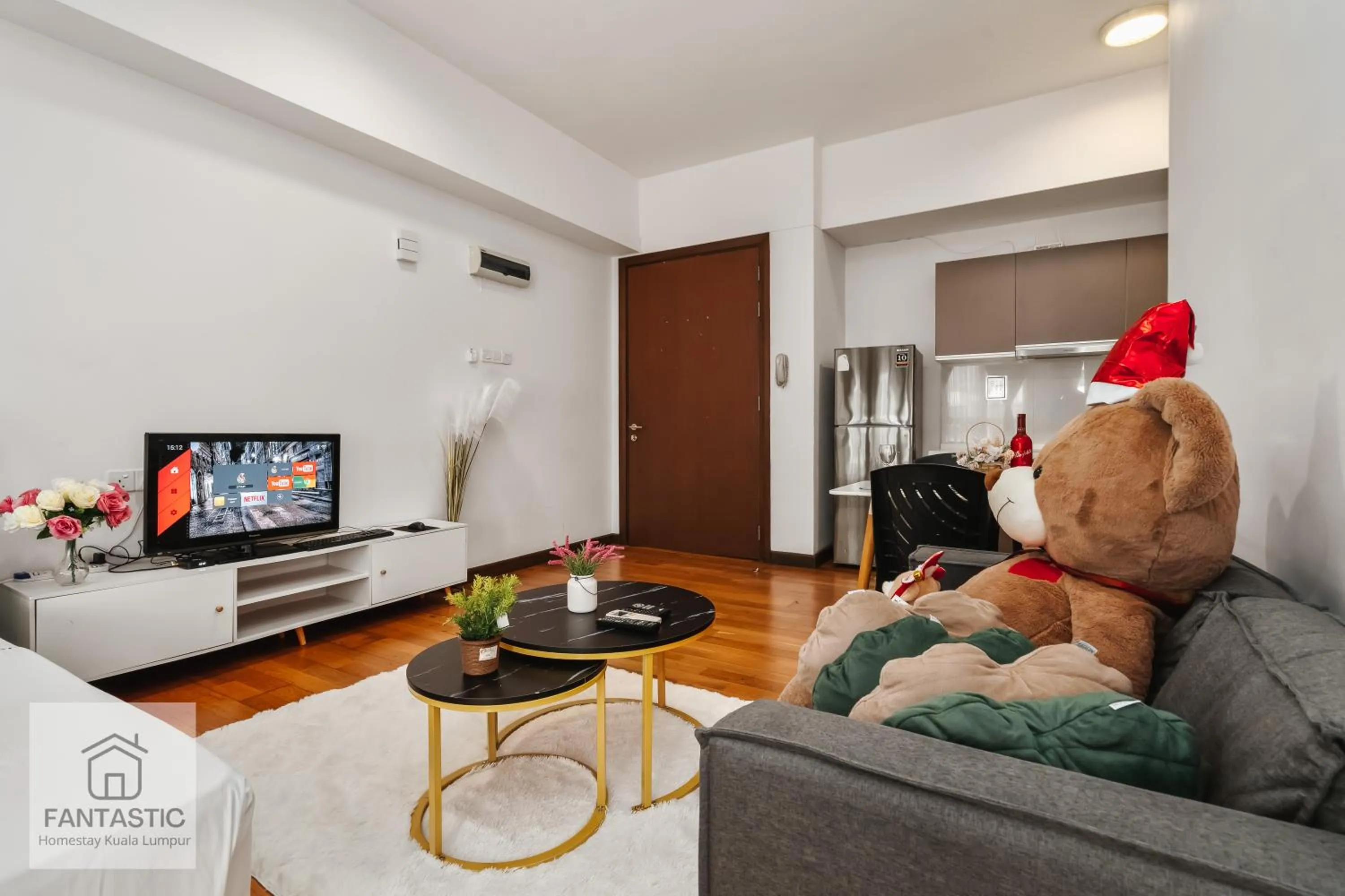 Regalia Residence @ KLCC View Sky Pool by KC